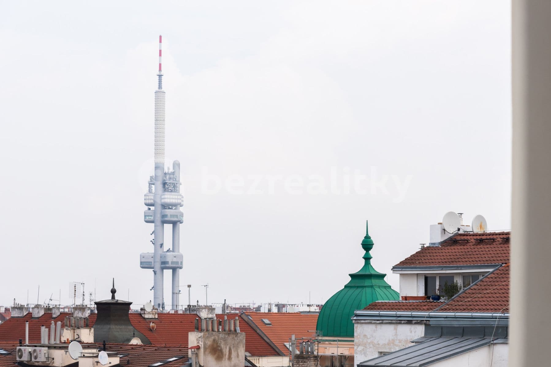 Pronájem bytu  30 m², Moravská, Praha, Praha