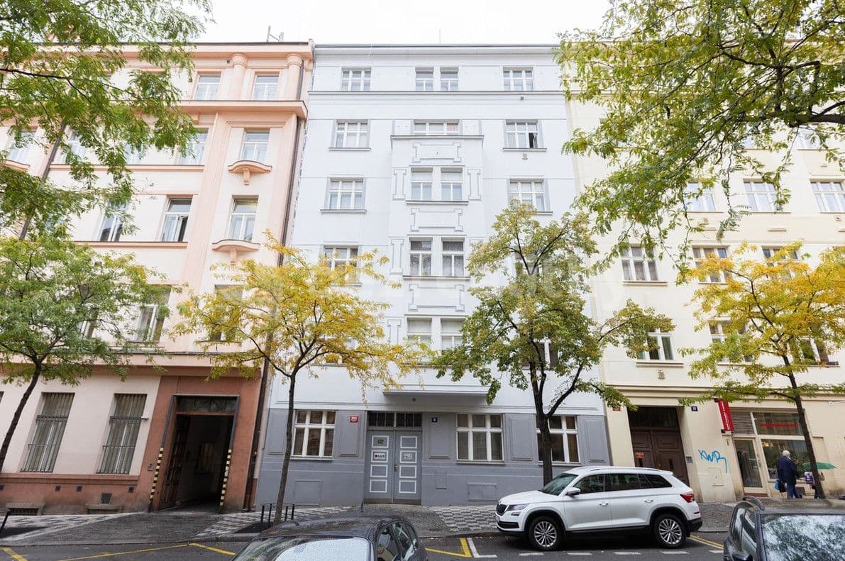 Pronájem bytu  30 m², Moravská, Praha, Praha