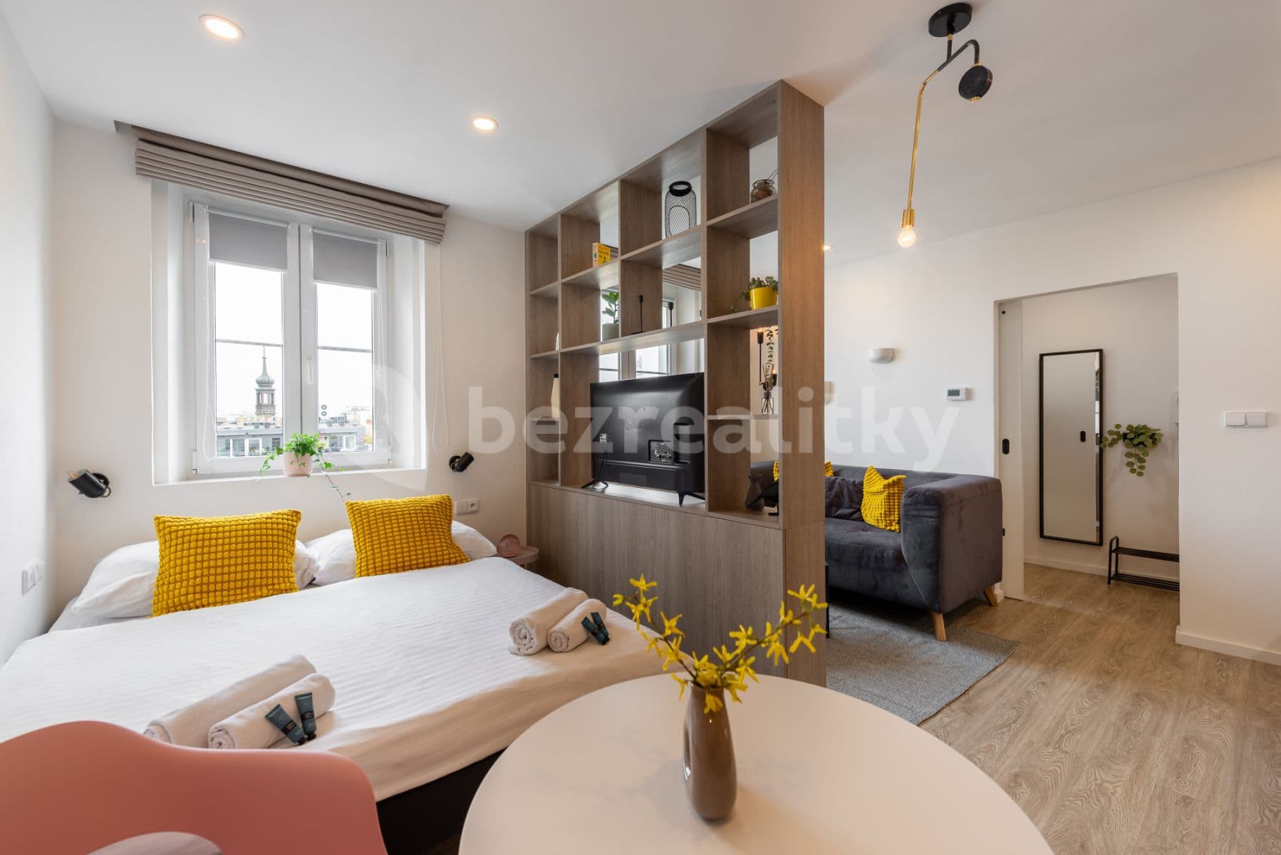Pronájem bytu  30 m², Moravská, Praha, Praha