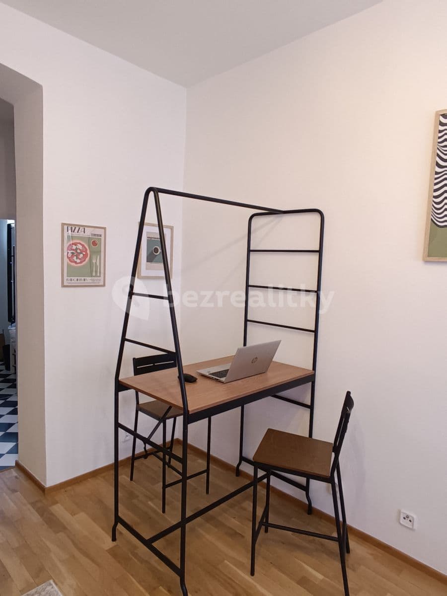 Pronájem bytu 1+kk 35 m², Milíčova, Praha, Praha