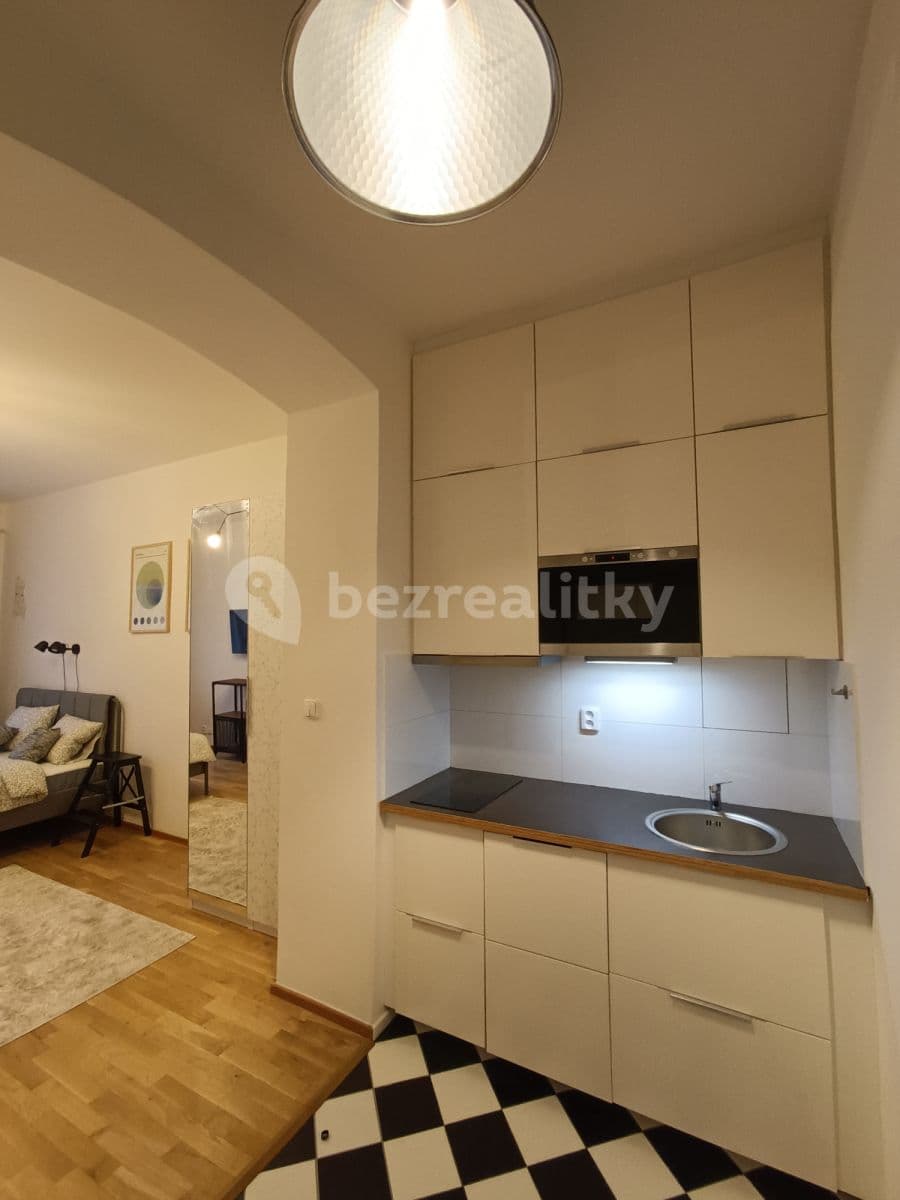 Pronájem bytu 1+kk 35 m², Milíčova, Praha, Praha