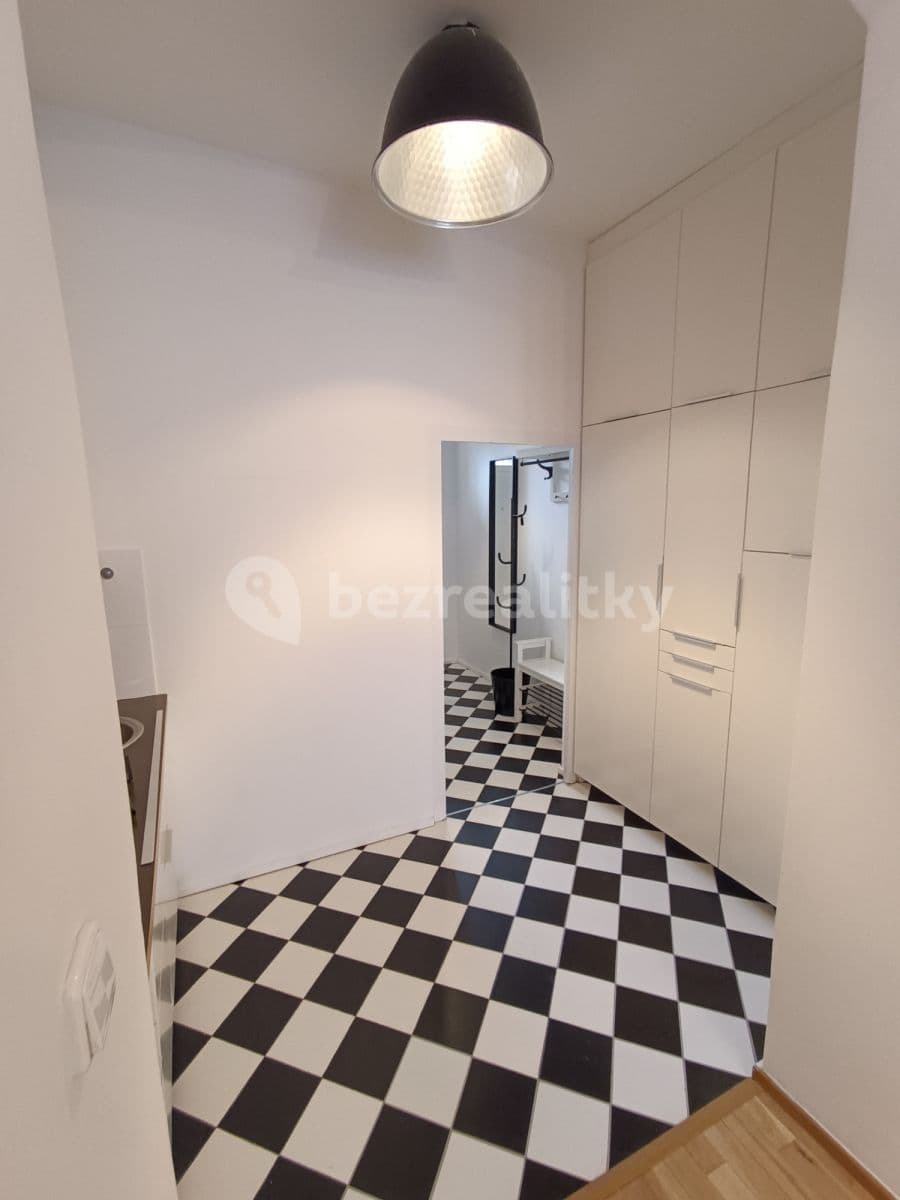 Pronájem bytu 1+kk 35 m², Milíčova, Praha, Praha