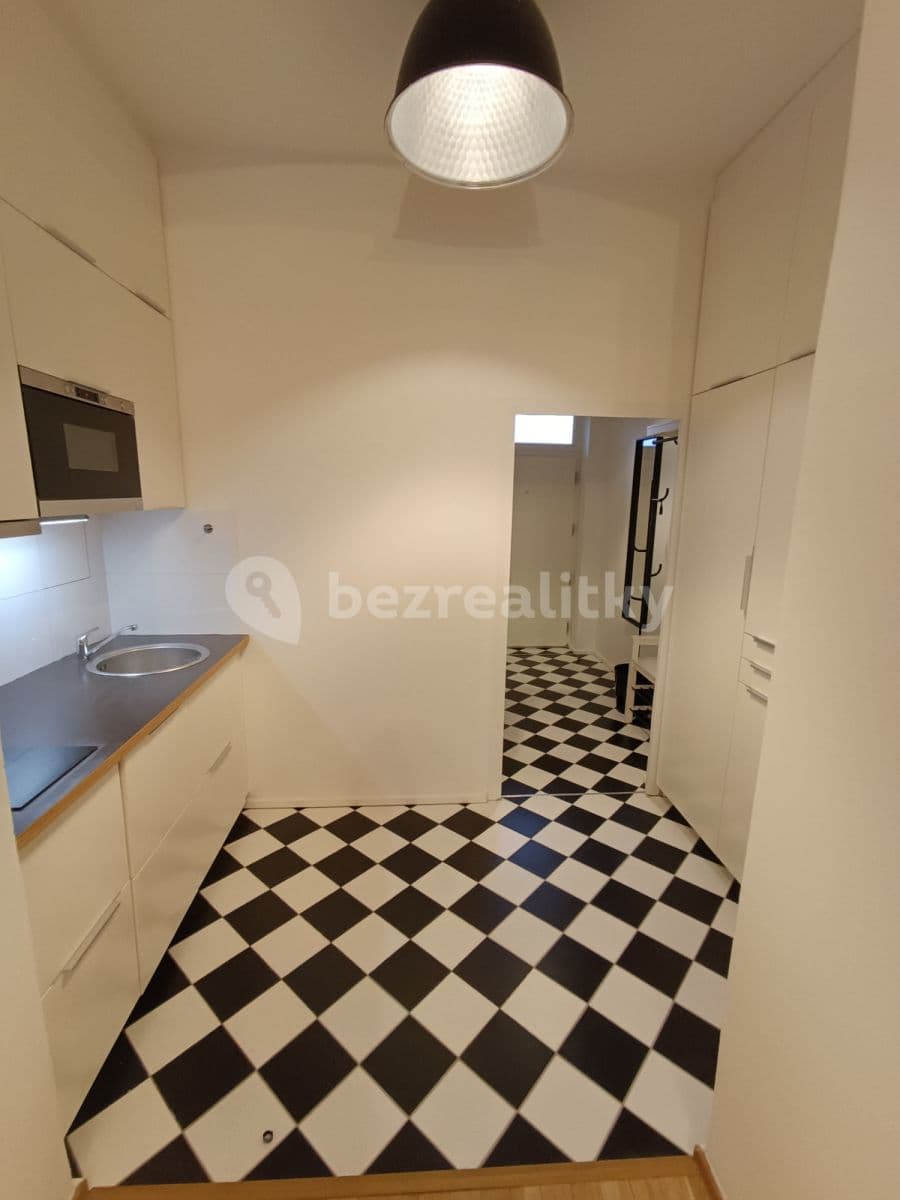 Pronájem bytu 1+kk 35 m², Milíčova, Praha, Praha
