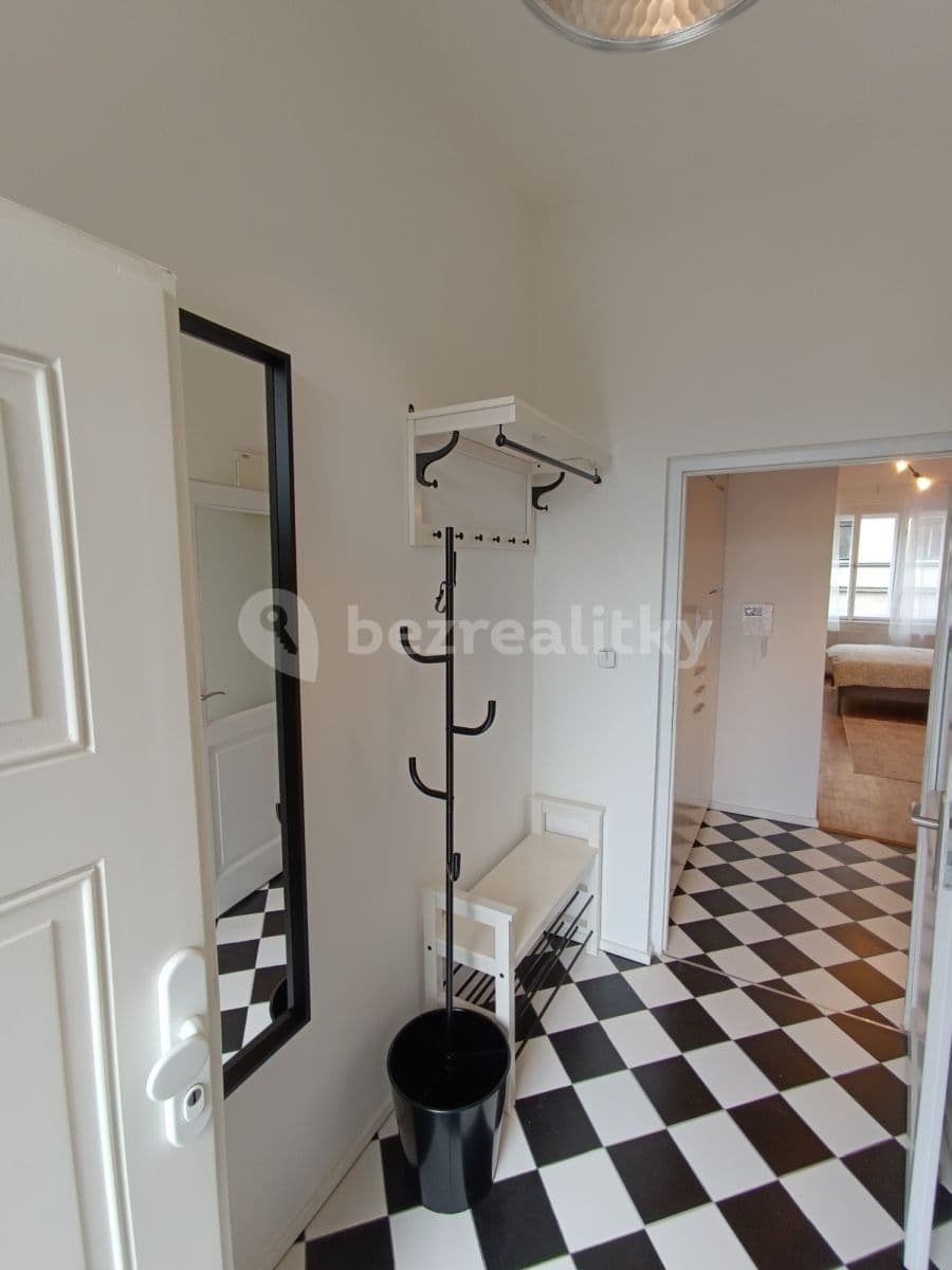 Pronájem bytu 1+kk 35 m², Milíčova, Praha, Praha