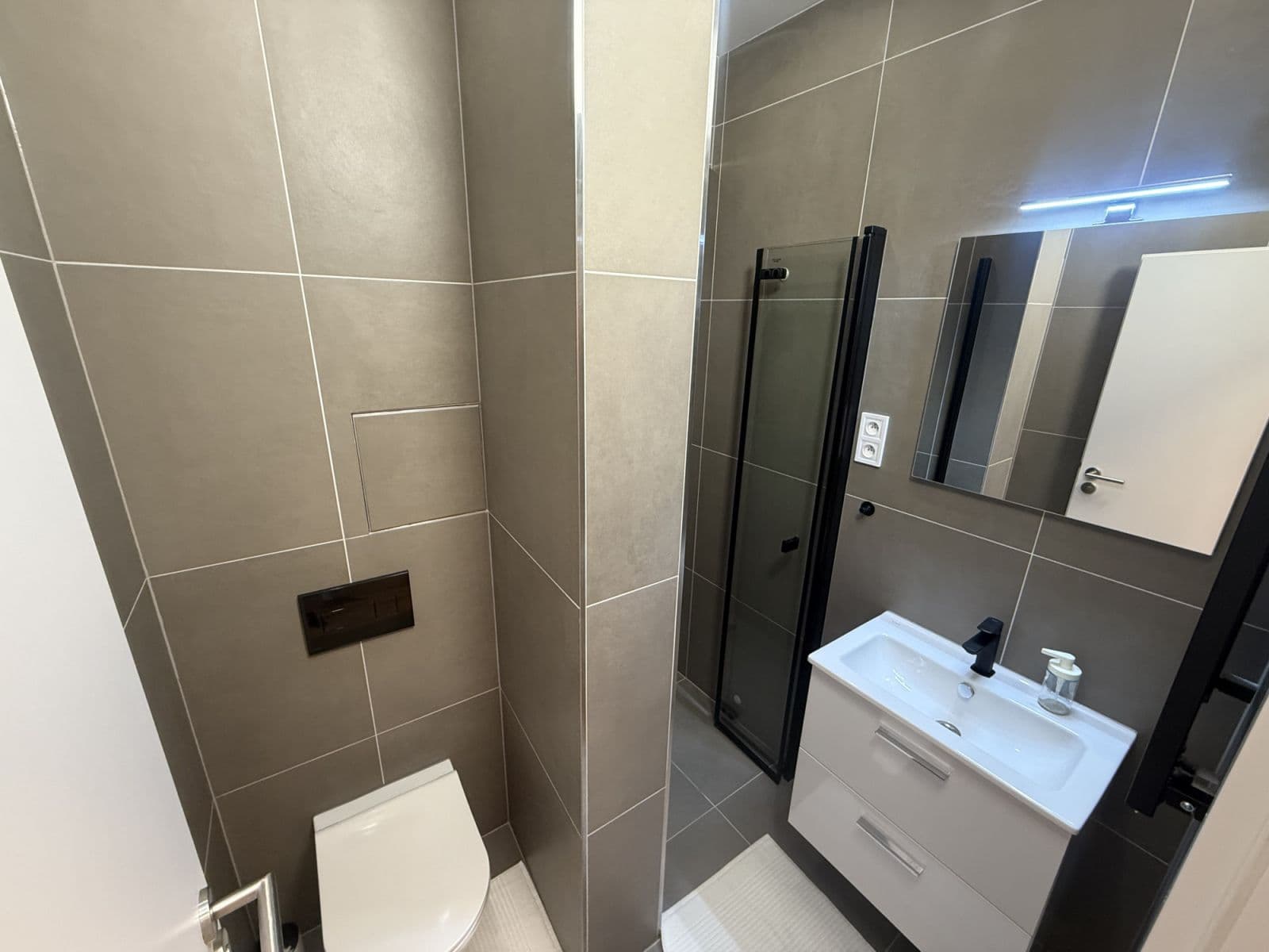 Pronájem bytu  20 m², Trnavská cesta, Ružinov, Bratislavský kraj
