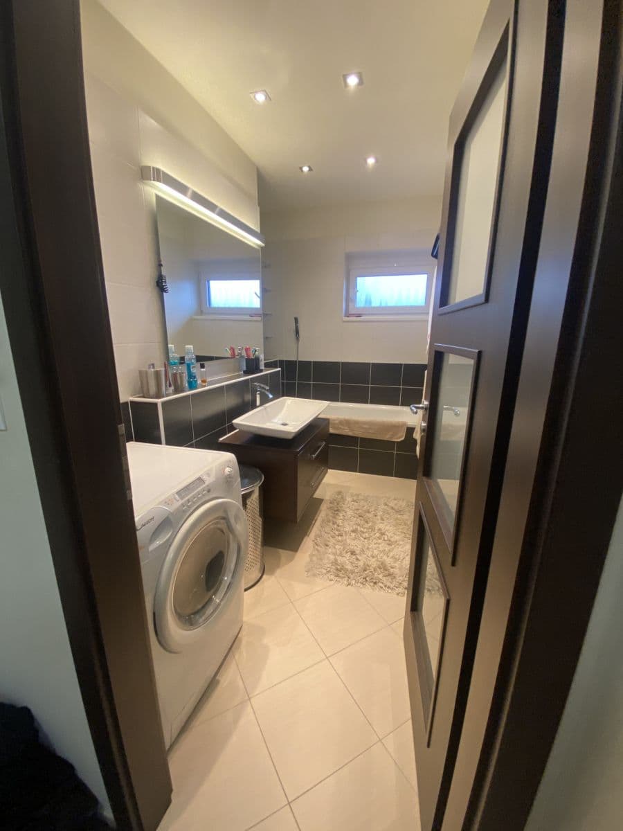 Pronájem bytu  52 m², Svitákova, Praha, Praha