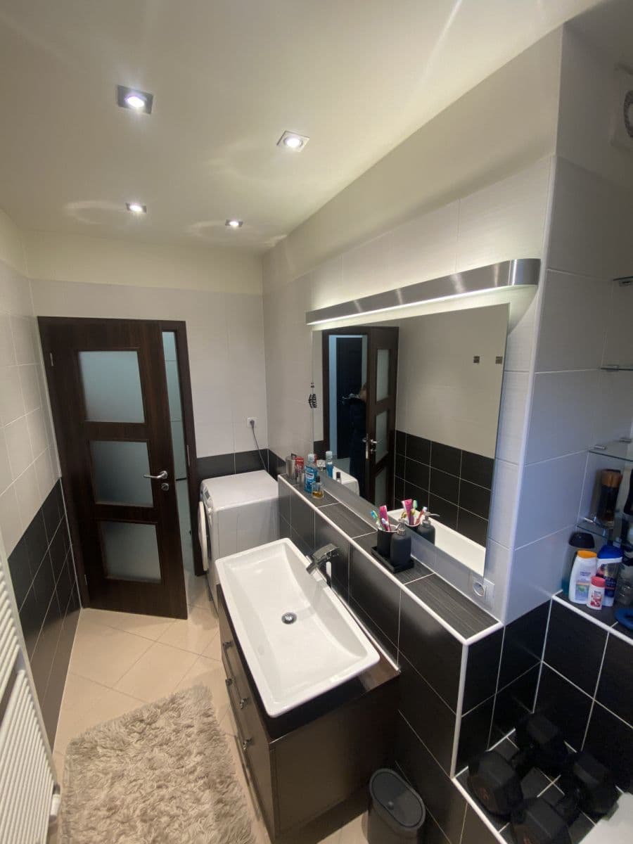 Pronájem bytu  52 m², Svitákova, Praha, Praha
