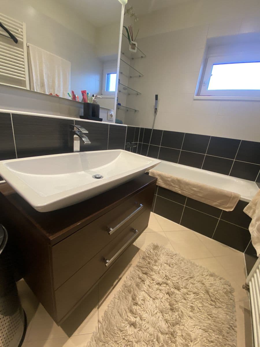 Pronájem bytu  52 m², Svitákova, Praha, Praha