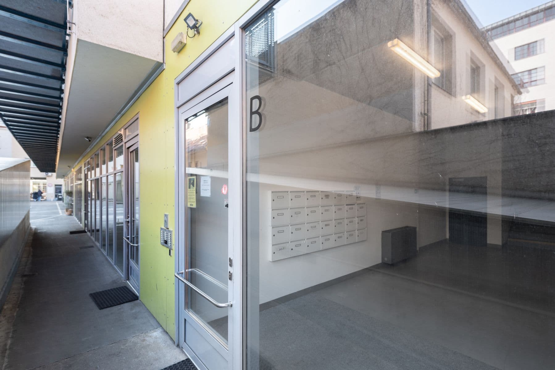 Pronájem bytu  143 m², Křižíkova, Praha, Praha