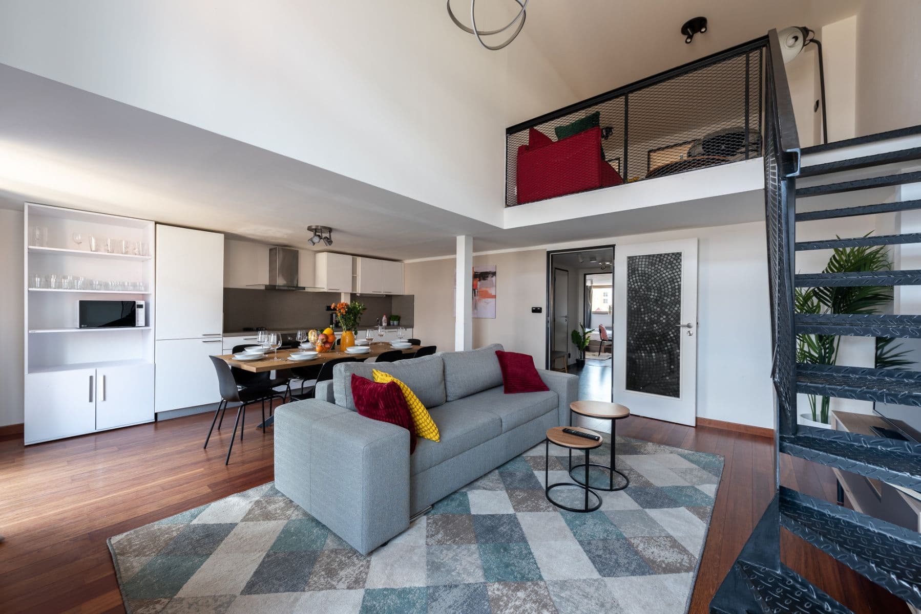 Pronájem bytu  143 m², Křižíkova, Praha, Praha