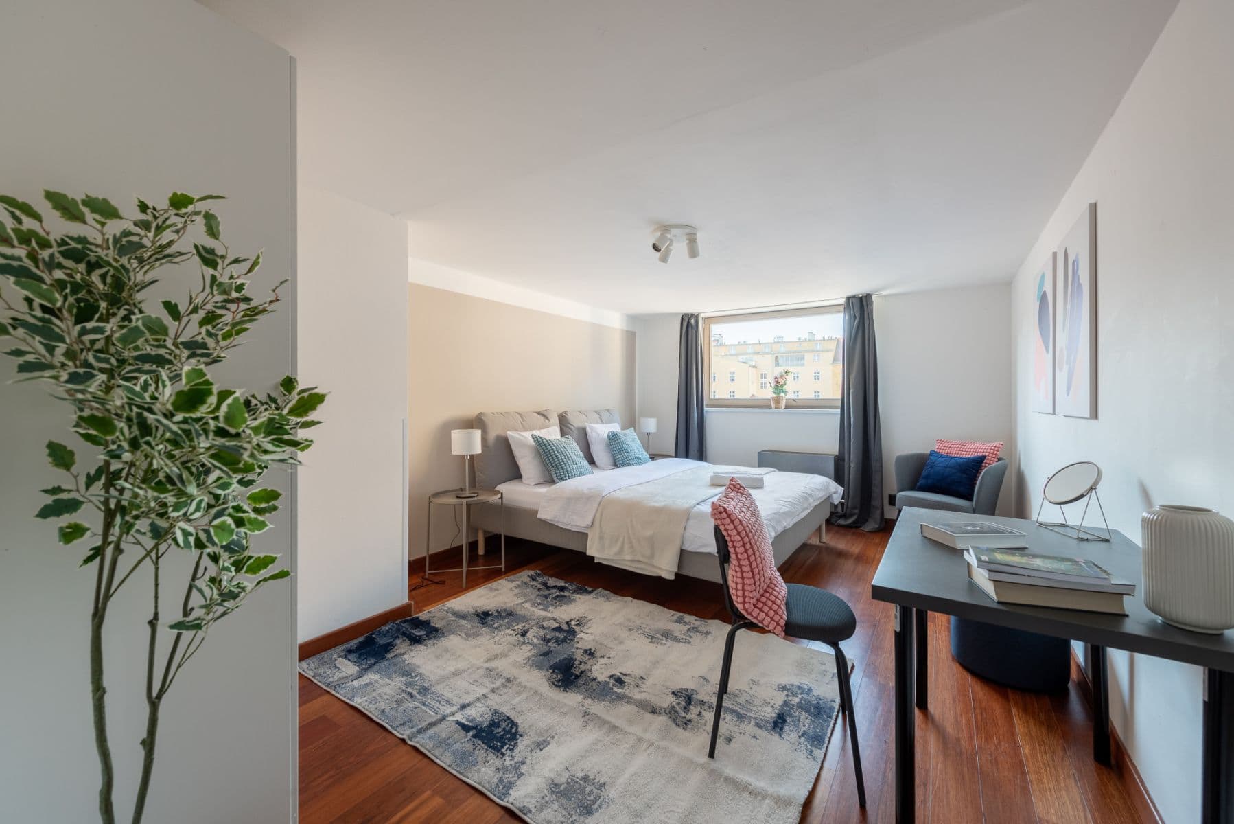 Pronájem bytu  143 m², Křižíkova, Praha, Praha