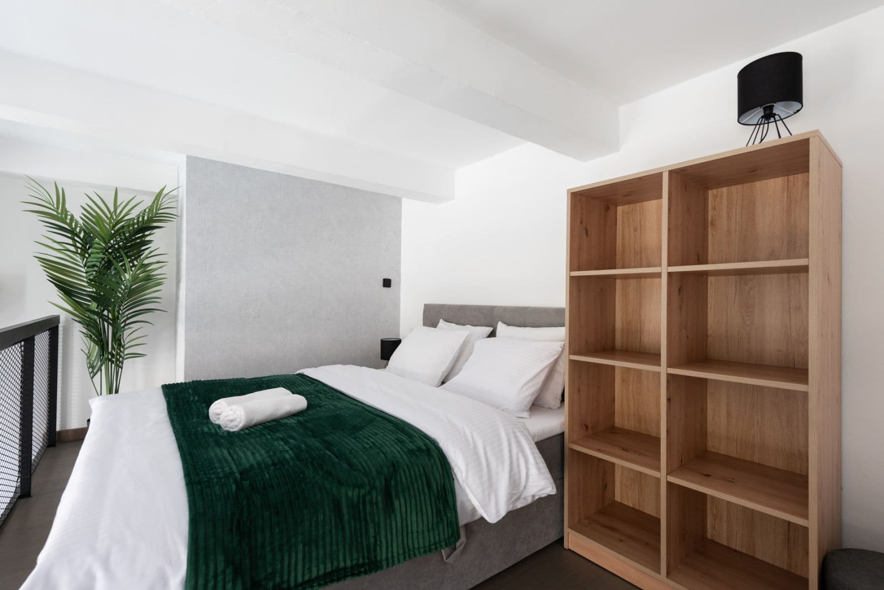 Pronájem bytu  70 m², Křižíkova, Praha, Praha