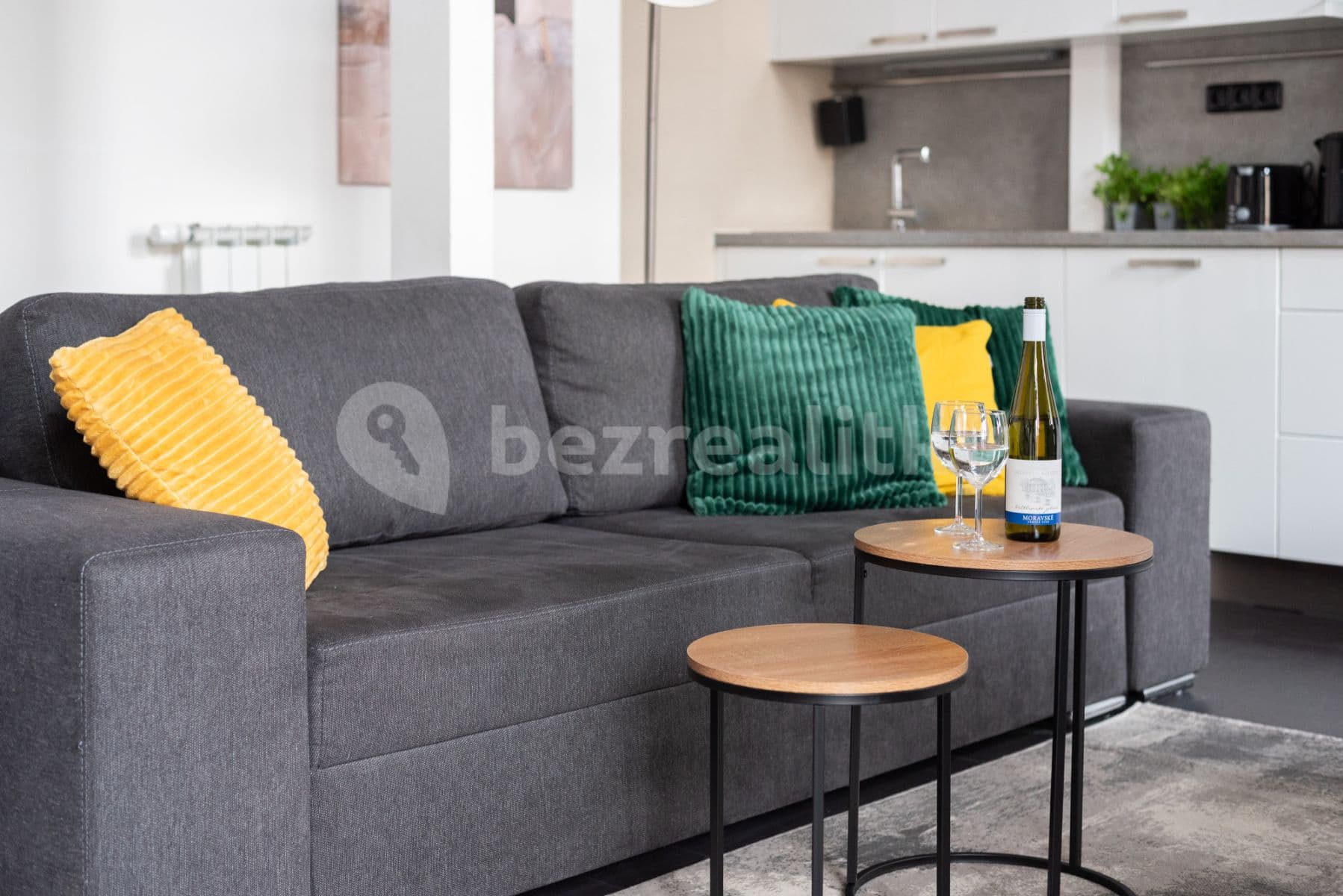Pronájem bytu  72 m², Křižíkova, Praha, Praha