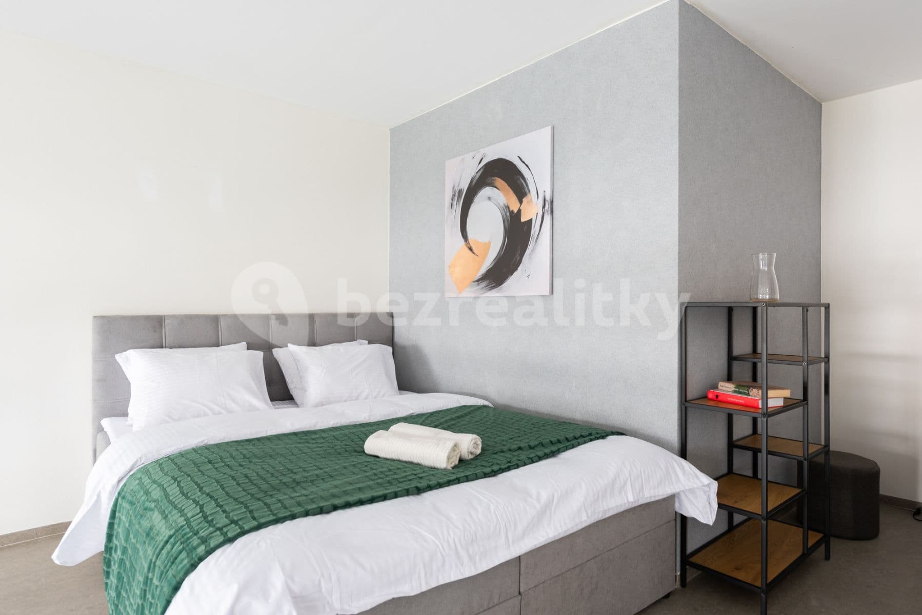 Pronájem bytu  72 m², Křižíkova, Praha, Praha