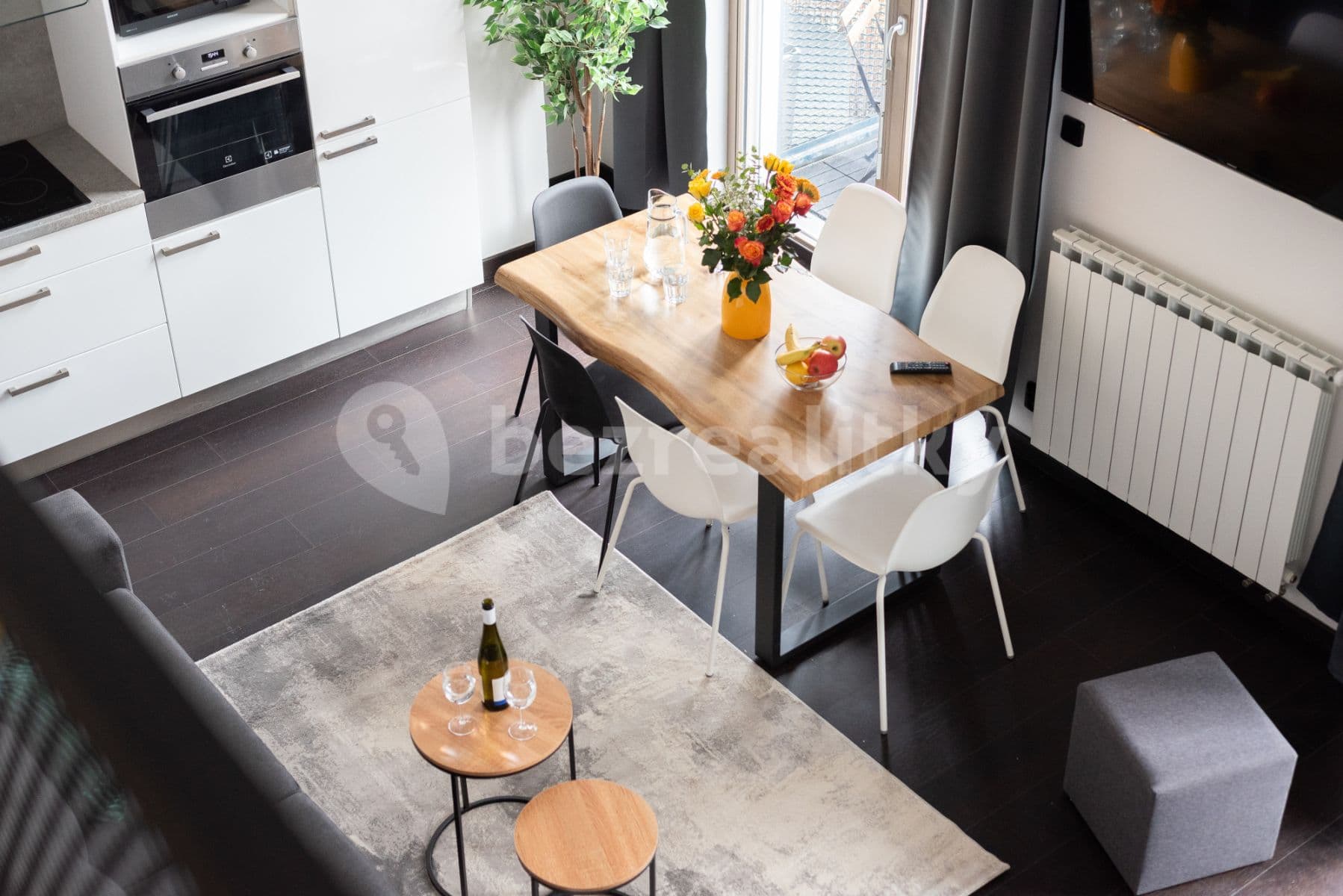 Pronájem bytu  72 m², Křižíkova, Praha, Praha