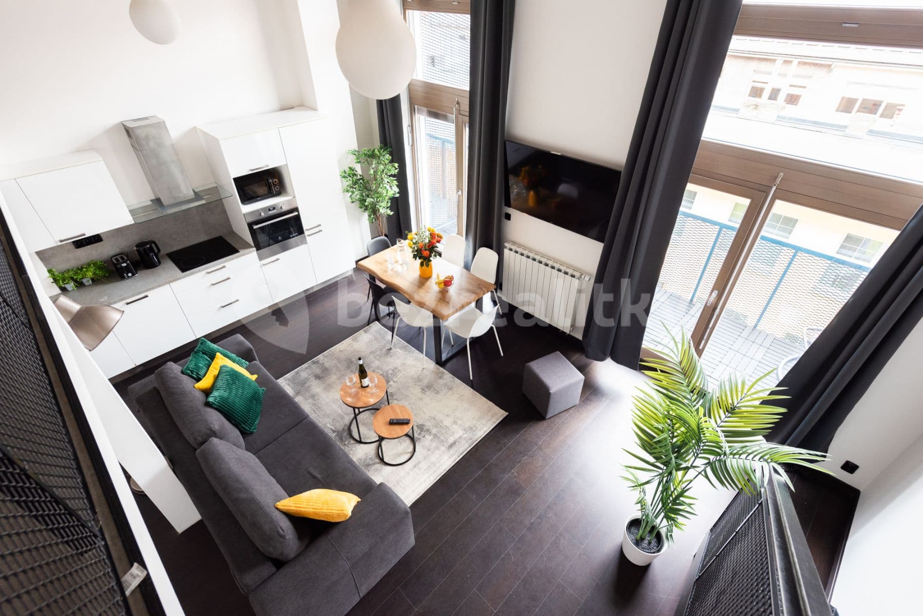 Pronájem bytu  72 m², Křižíkova, Praha, Praha