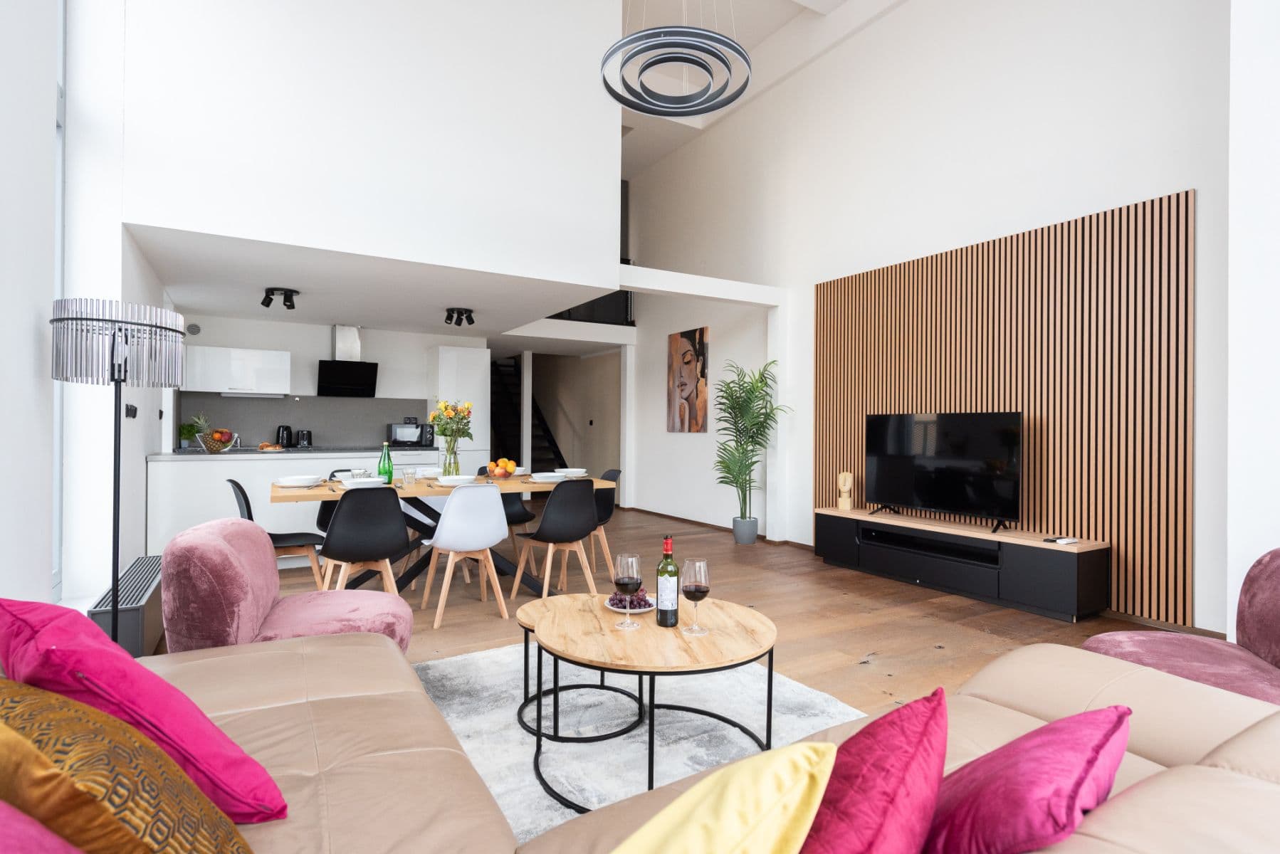 Pronájem bytu  150 m², Křižíkova, Praha, Praha