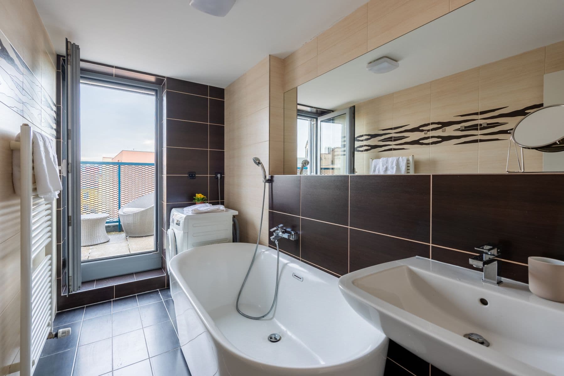 Pronájem bytu  150 m², Křižíkova, Praha, Praha