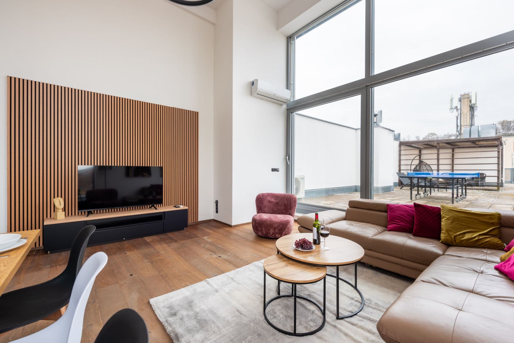 Pronájem bytu  150 m², Křižíkova, Praha, Praha