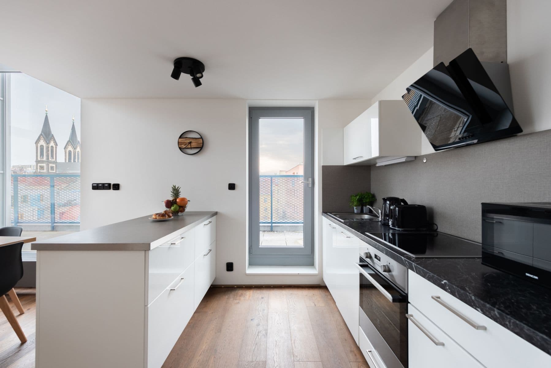 Pronájem bytu  150 m², Křižíkova, Praha, Praha