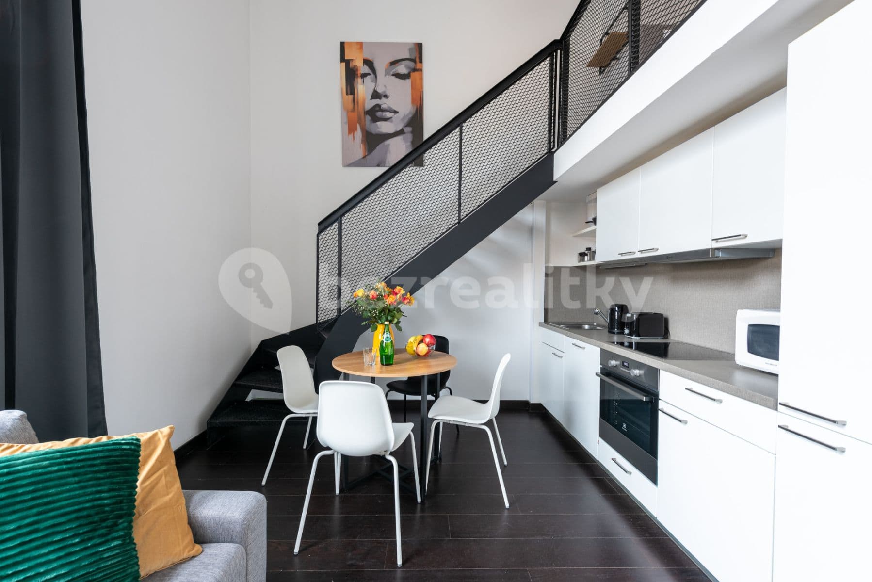 Pronájem bytu  65 m², Křižíkova, Praha, Praha