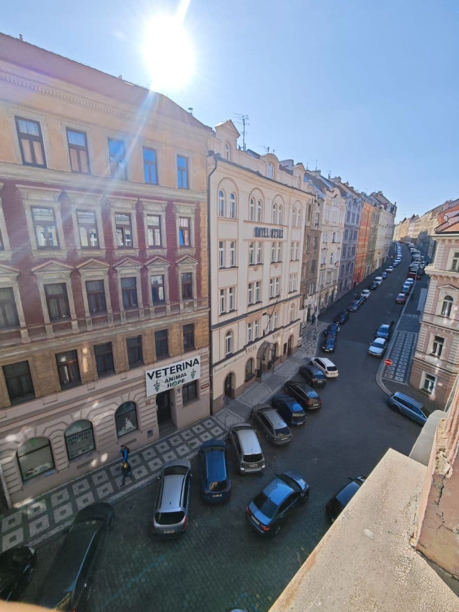 Pronájem bytu  40 m², Orebitská, Praha, Praha