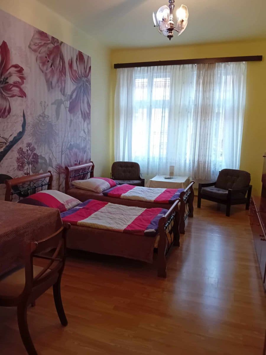 Pronájem bytu  40 m², Orebitská, Praha, Praha