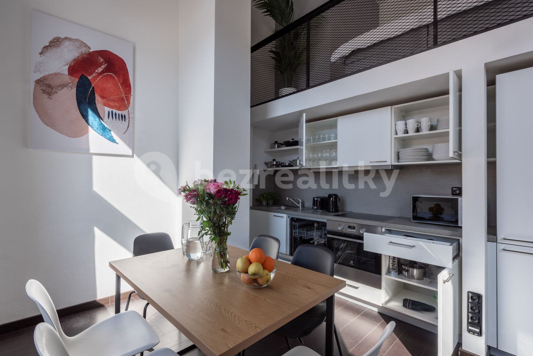 Pronájem bytu  72 m², Křižíkova, Praha, Praha