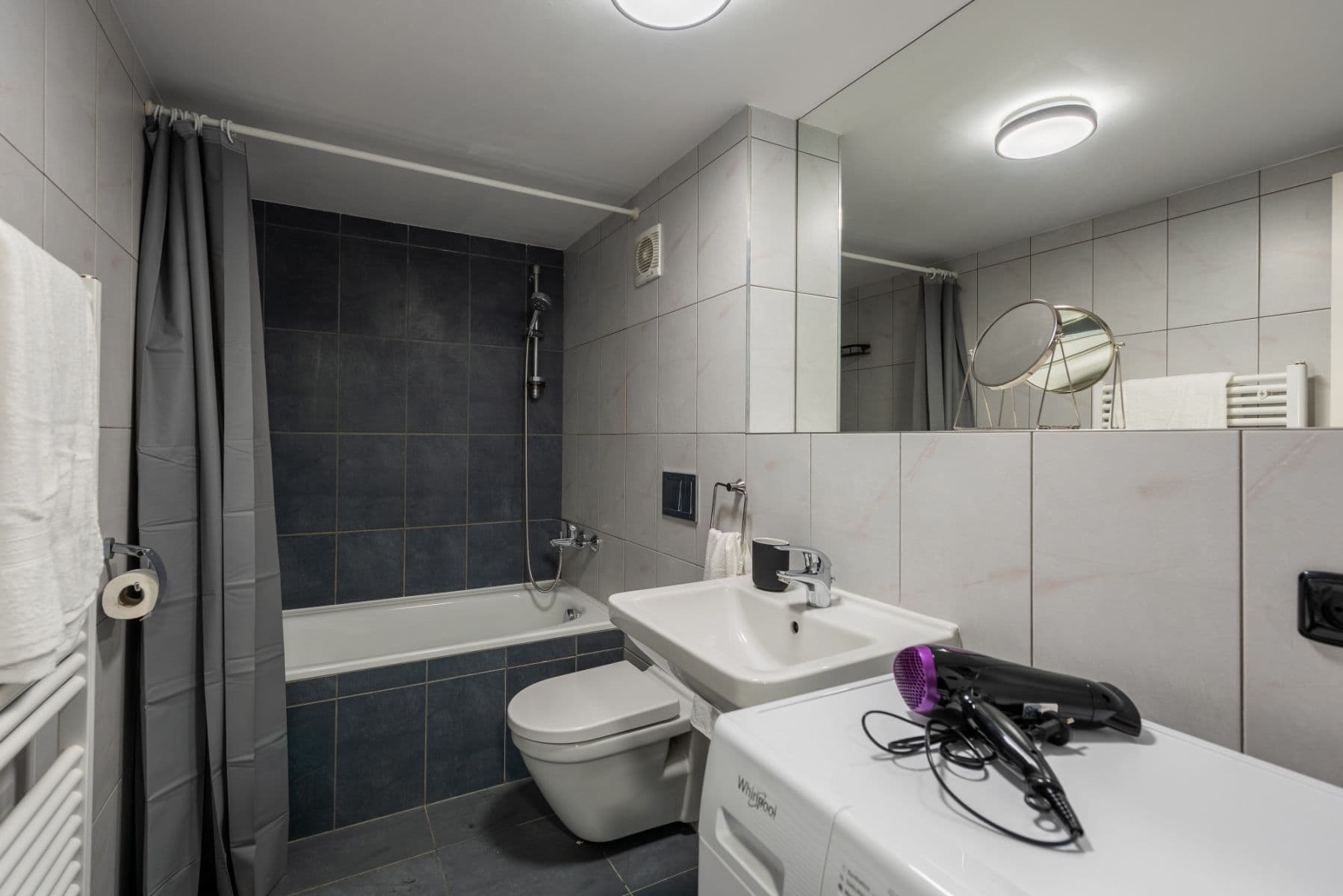 Pronájem bytu  72 m², Křižíkova, Praha, Praha