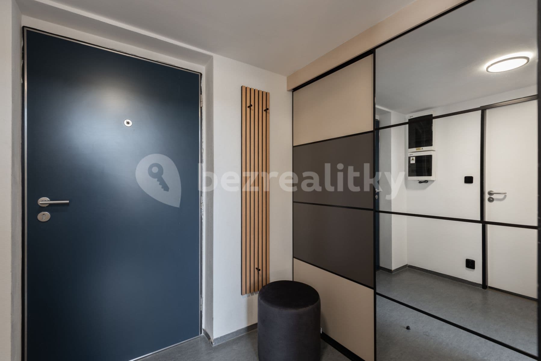 Pronájem bytu  72 m², Křižíkova, Praha, Praha