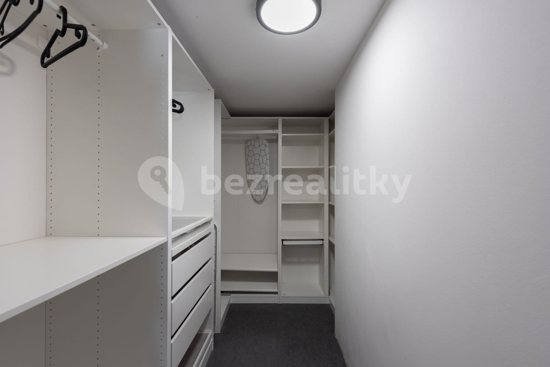Pronájem bytu  72 m², Křižíkova, Praha, Praha