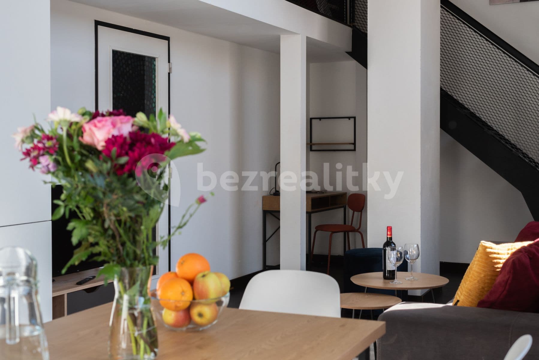 Pronájem bytu  72 m², Křižíkova, Praha, Praha