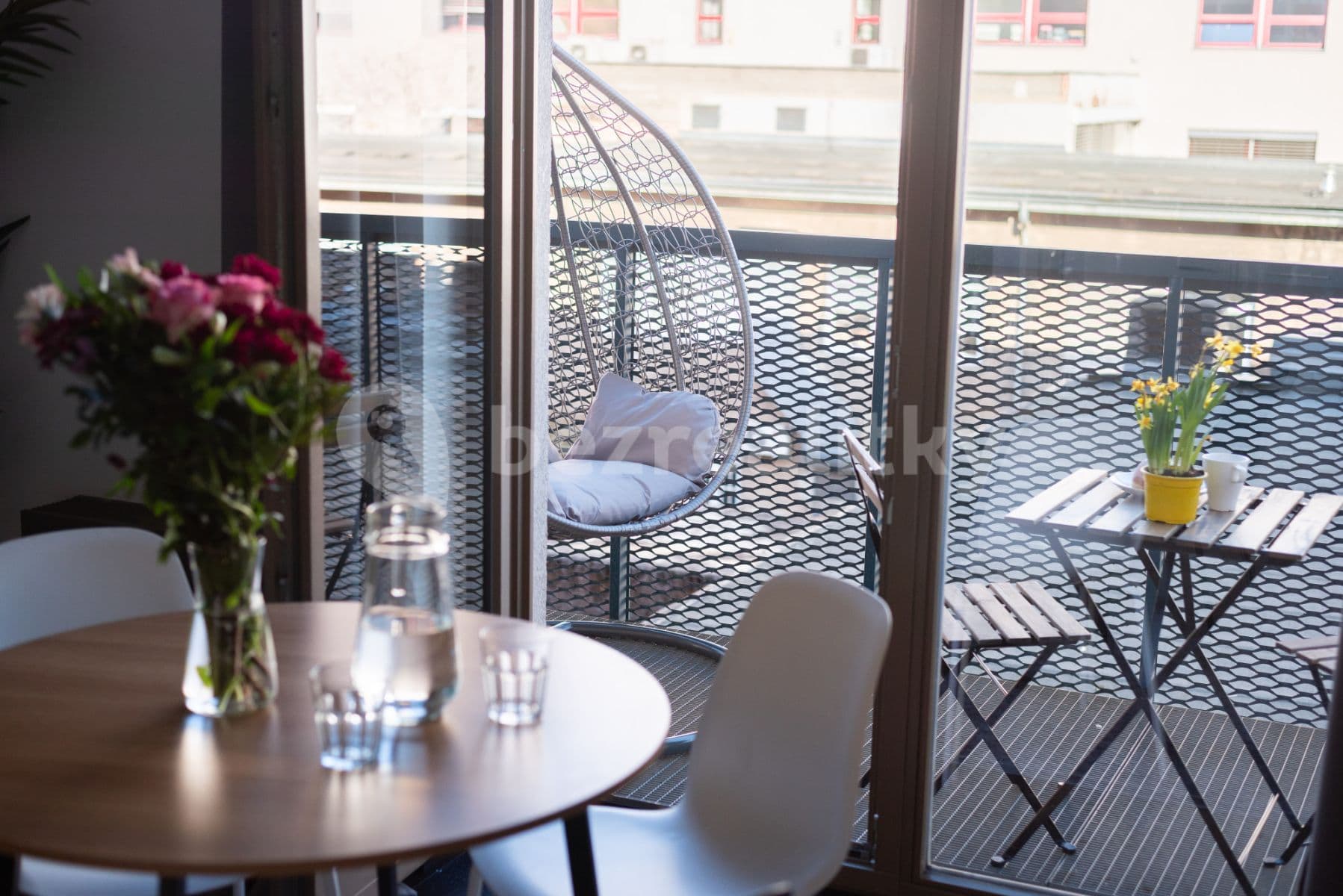 Pronájem bytu  65 m², Křižíkova, Praha, Praha