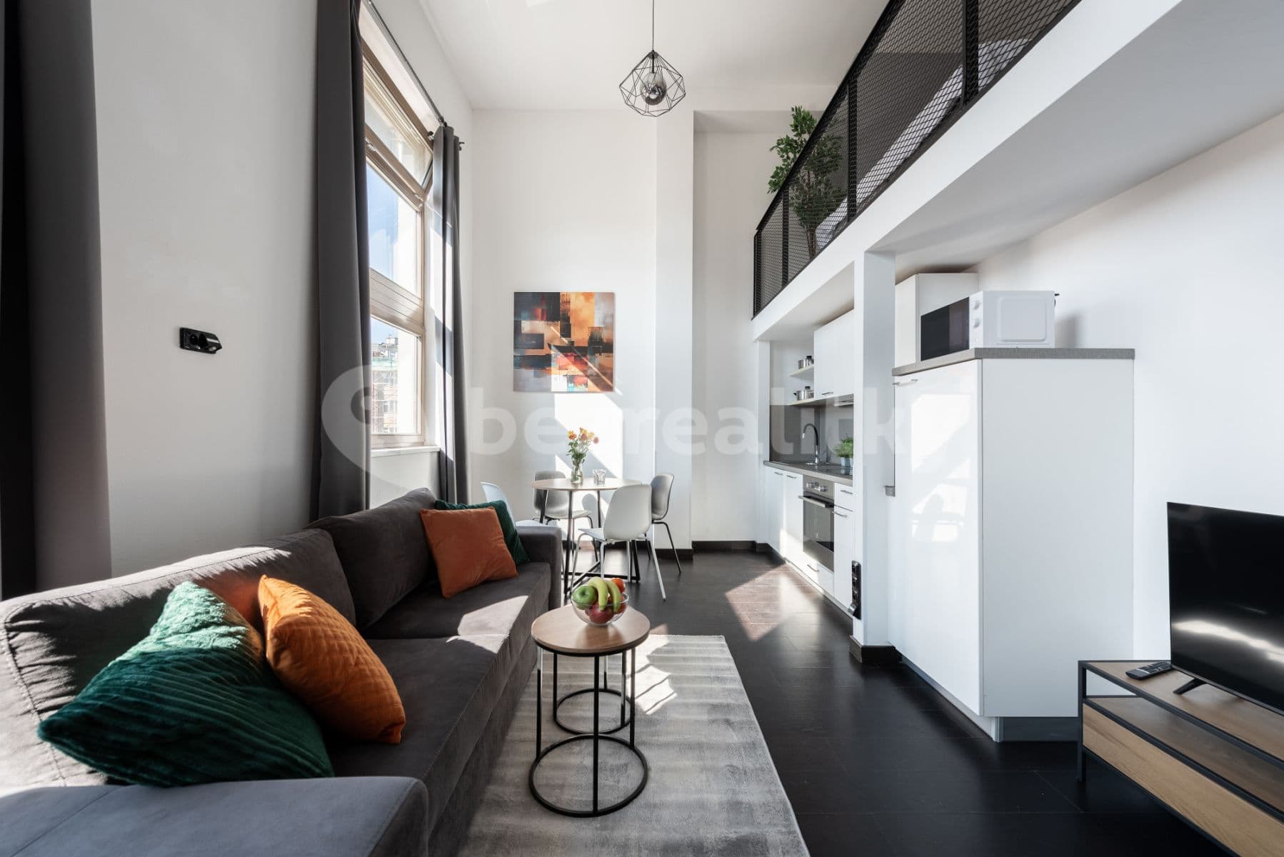 Pronájem bytu  72 m², Křižíkova, Praha, Praha
