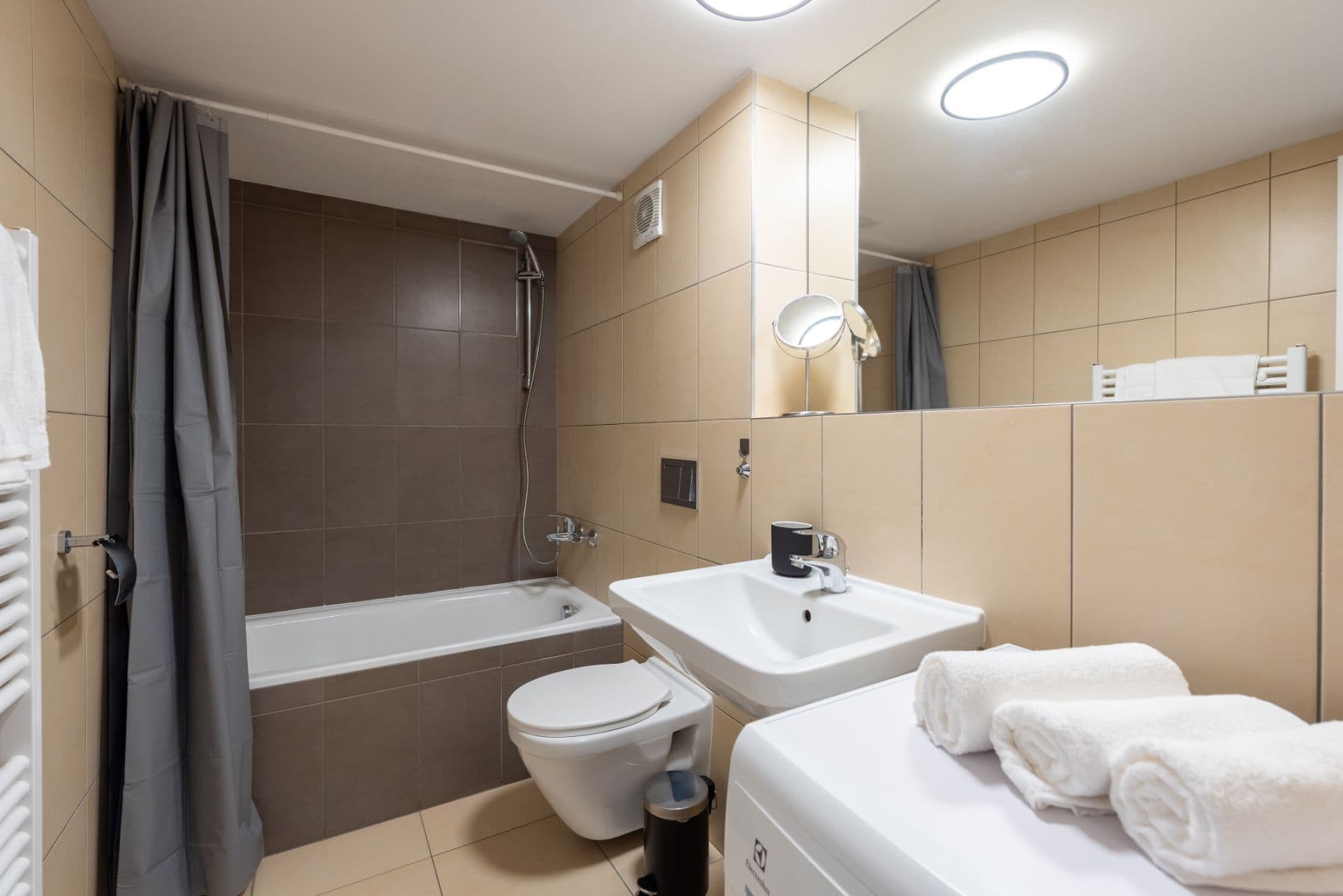 Pronájem bytu  72 m², Křižíkova, Praha, Praha