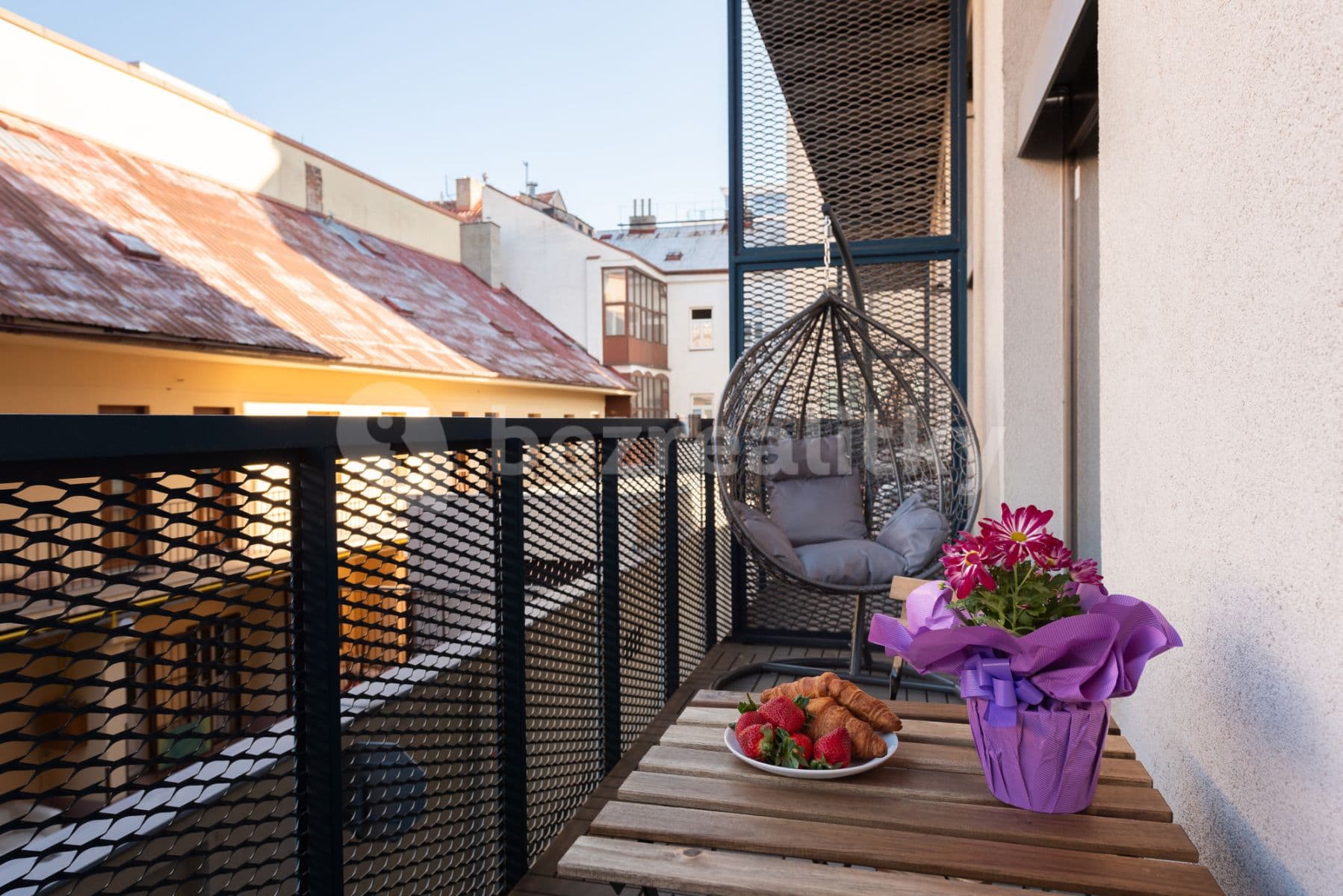 Pronájem bytu  72 m², Křižíkova, Praha, Praha