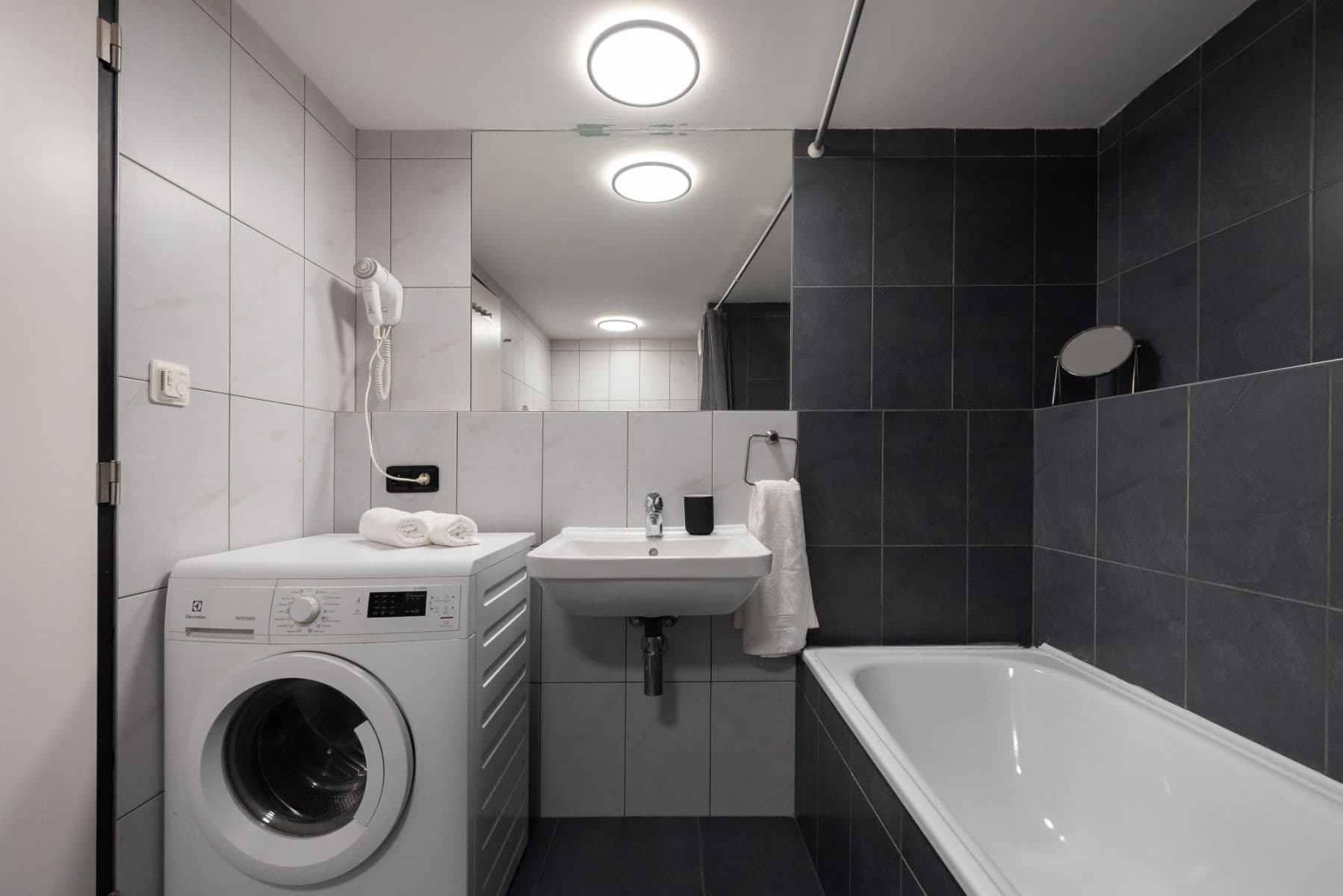 Pronájem bytu  72 m², Křižíkova, Praha, Praha