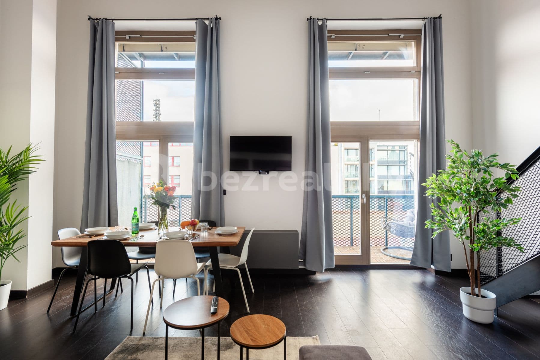 Pronájem bytu  72 m², Křižíkova, Praha, Praha