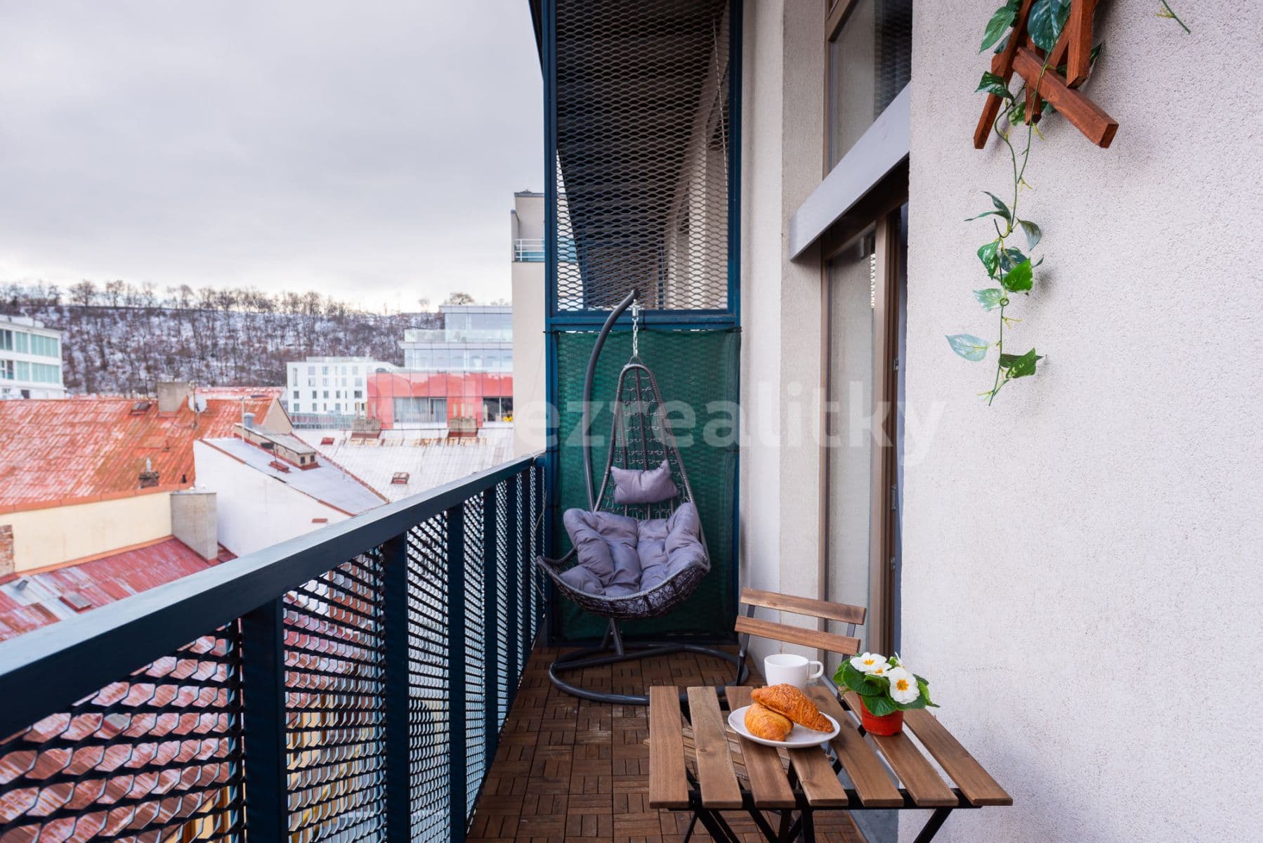 Pronájem bytu  72 m², Křižíkova, Praha, Praha
