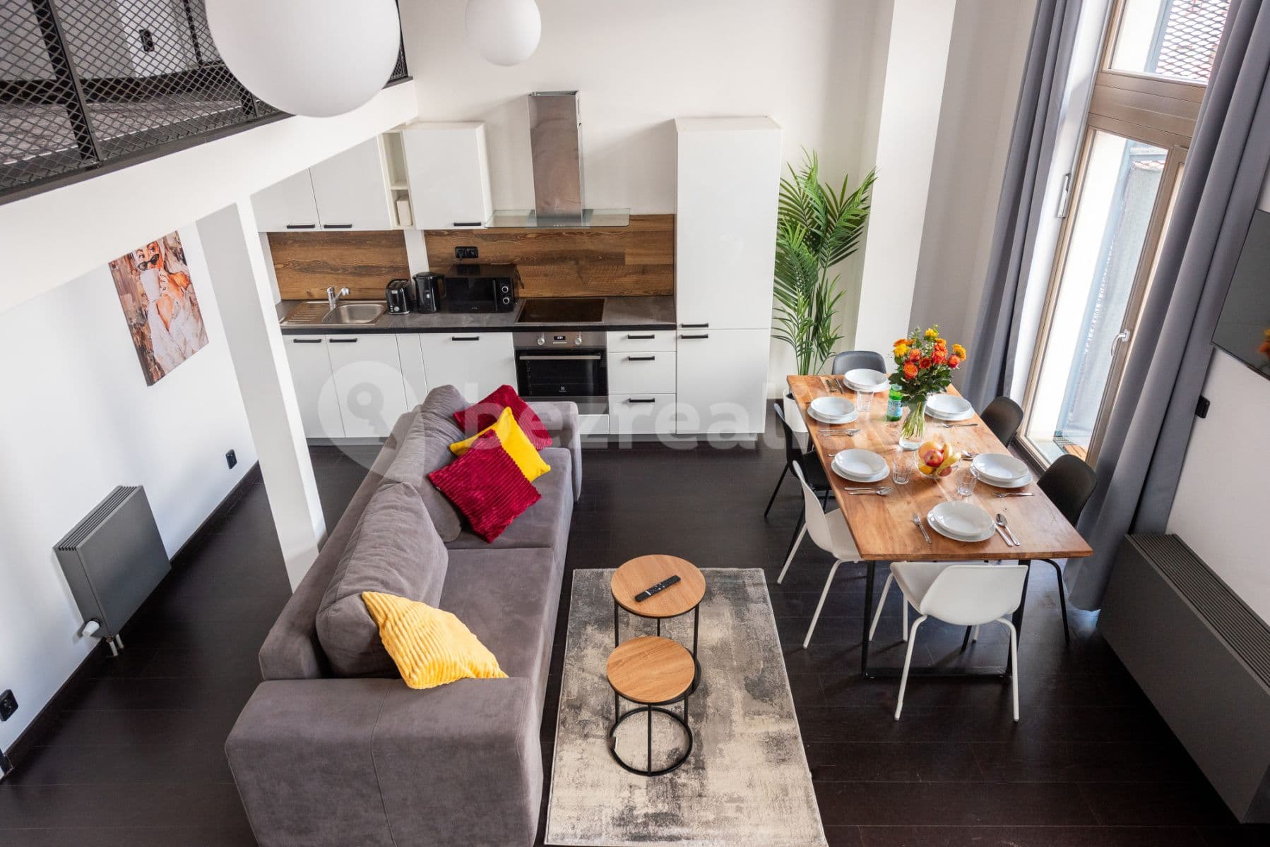 Pronájem bytu  72 m², Křižíkova, Praha, Praha