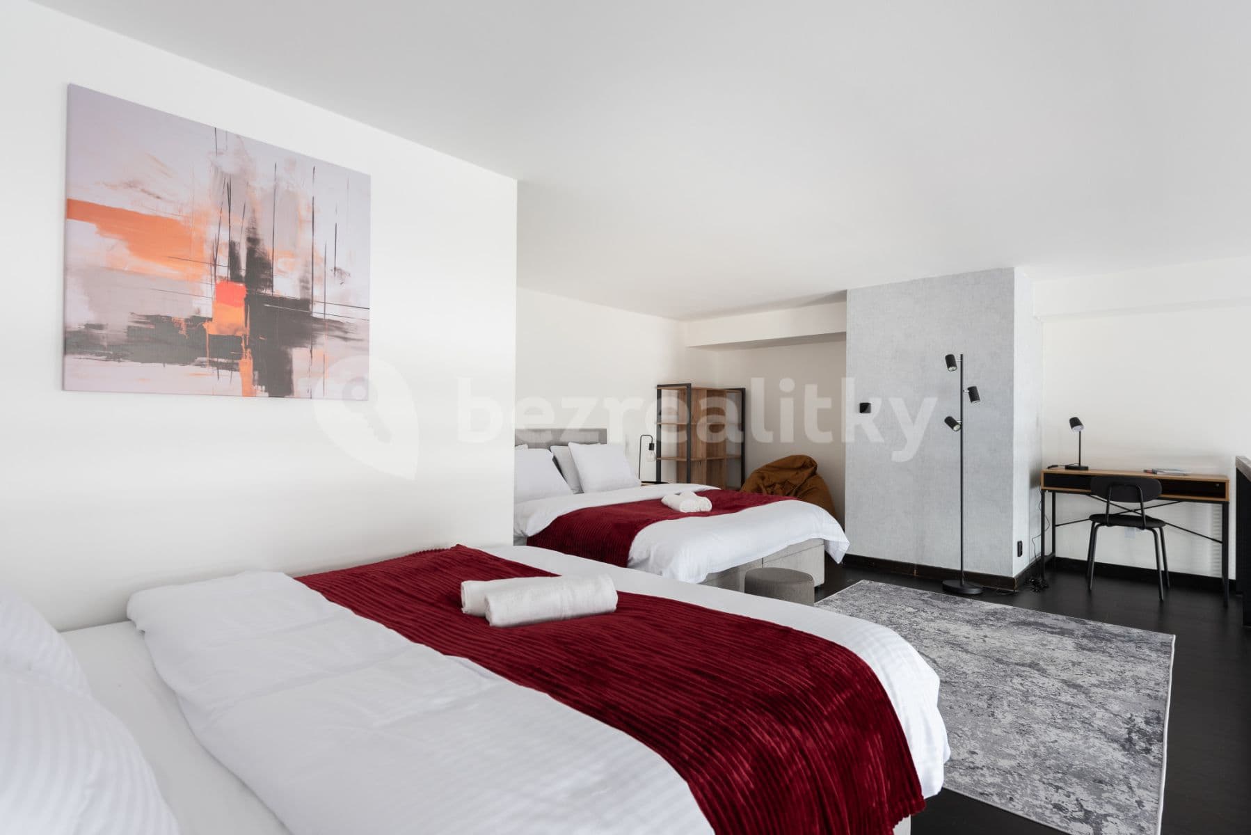 Pronájem bytu  72 m², Křižíkova, Praha, Praha