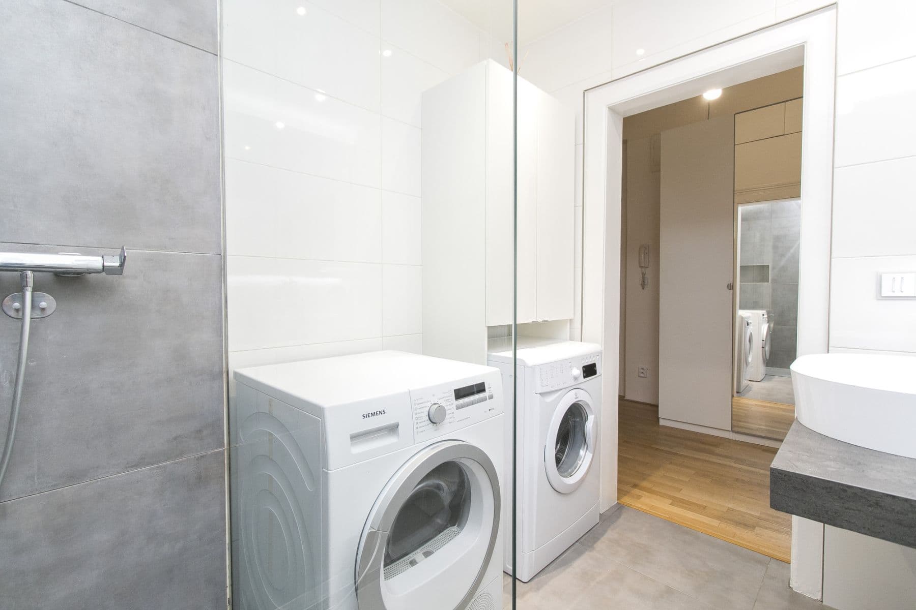 Pronájem bytu  85 m², Chodská, Praha, Praha