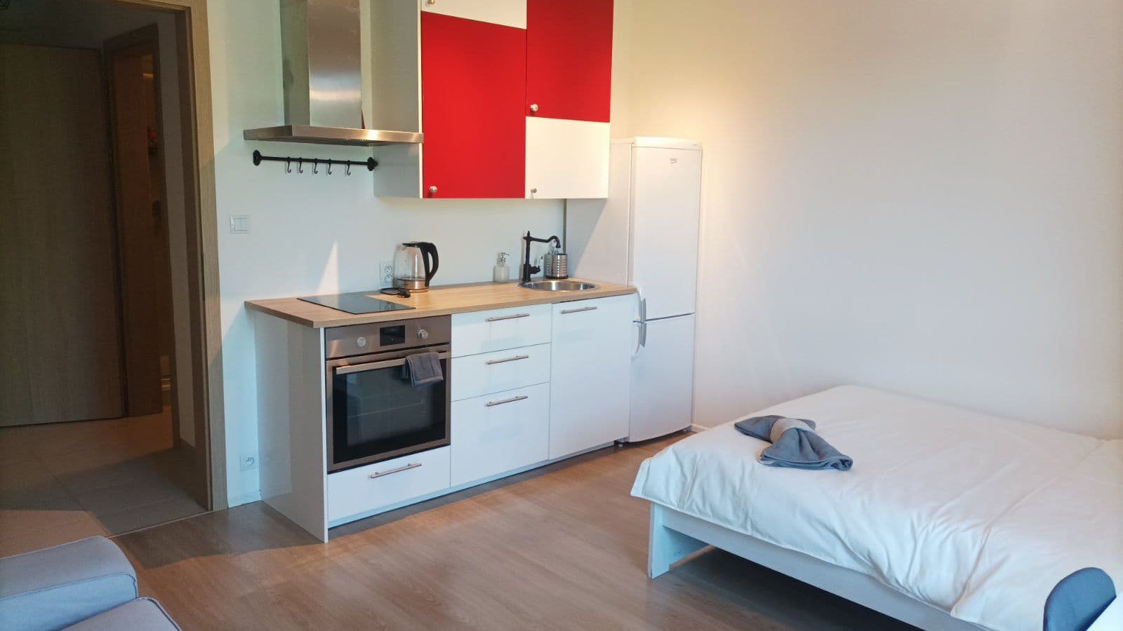 Pronájem bytu  29 m², Plzeňská, Praha, Praha