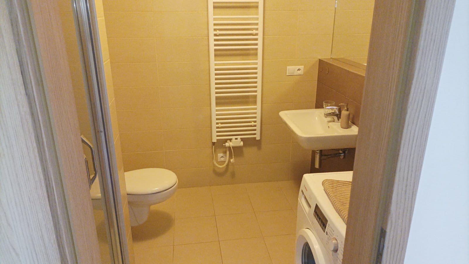 Pronájem bytu  29 m², Plzeňská, Praha, Praha
