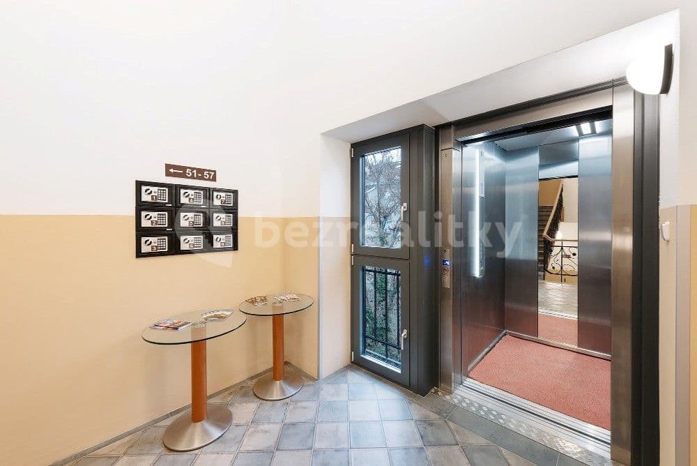 Pronájem bytu  50 m², Vinohradská, Praha, Praha