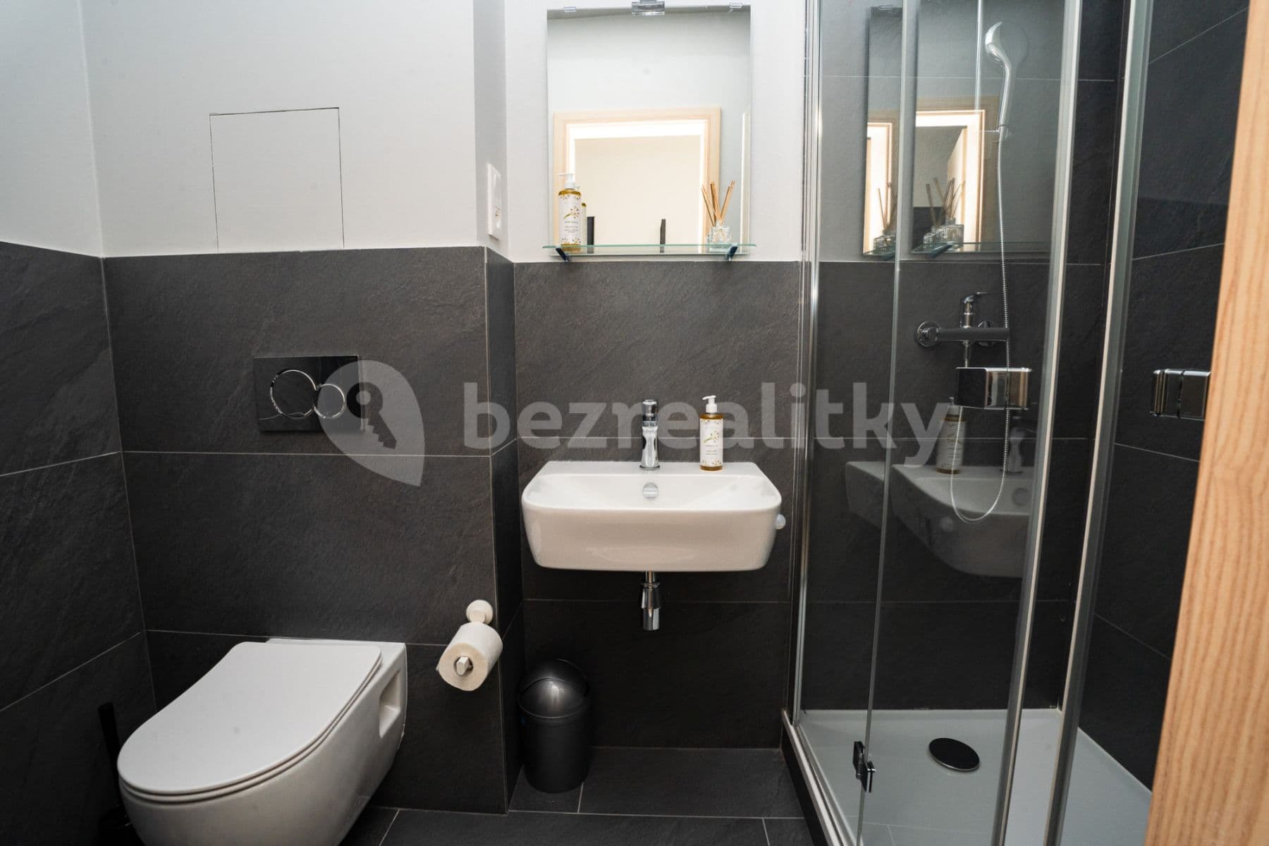 Pronájem bytu  33 m², Kotkova, Plzeň, Plzeňský kraj