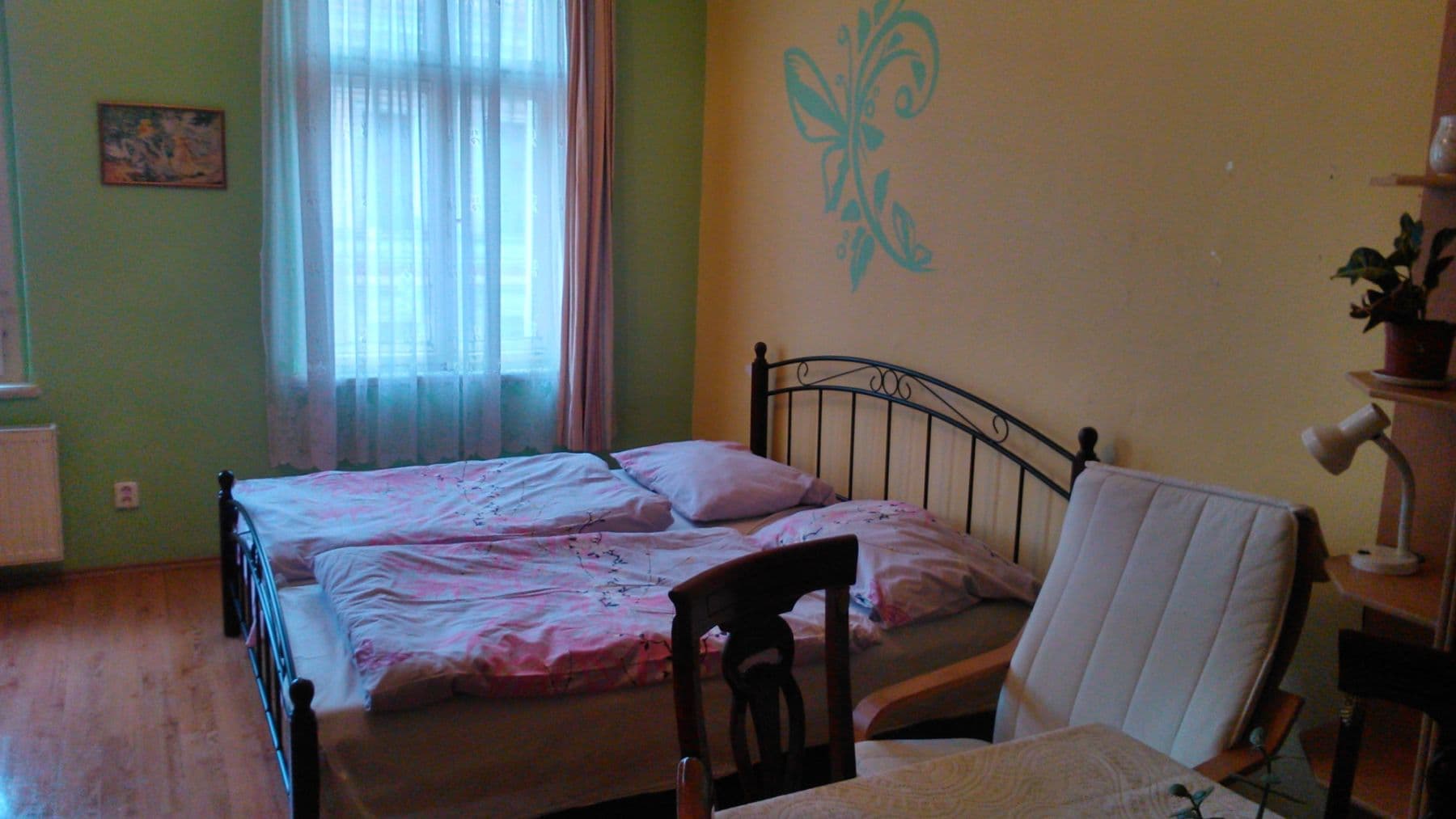 Pronájem bytu  42 m², Orebitská, Praha, Praha
