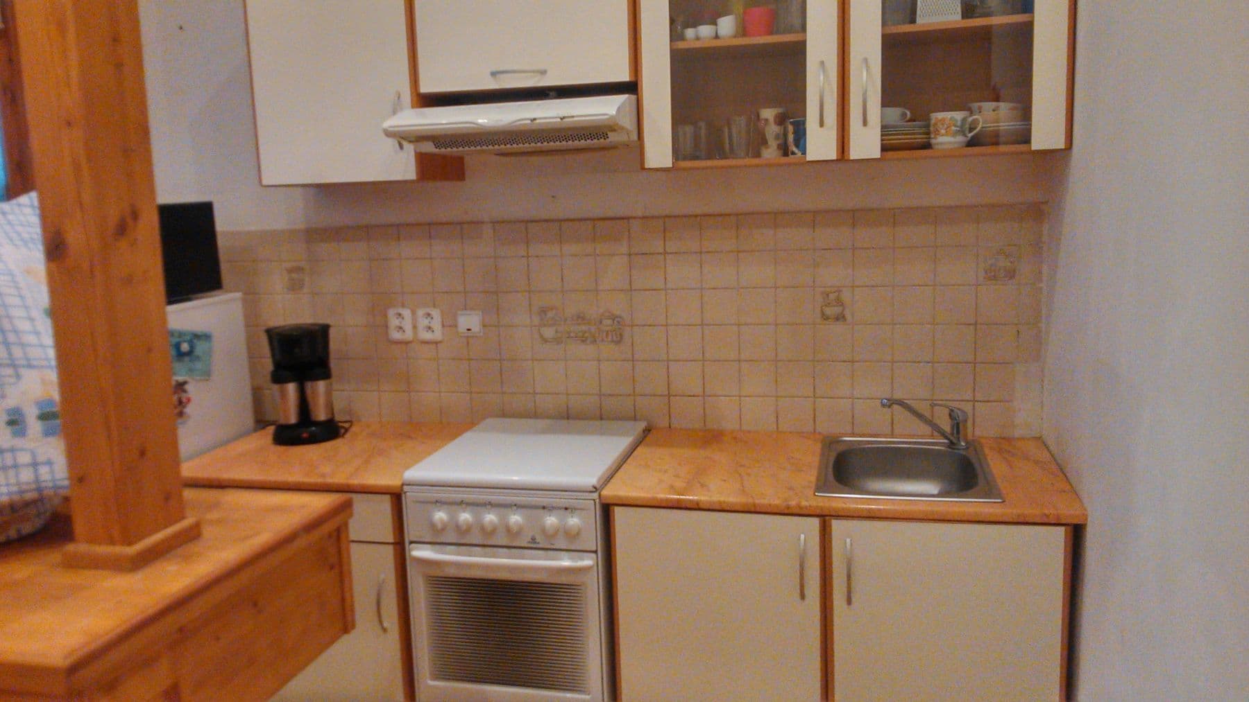 Pronájem bytu  42 m², Orebitská, Praha, Praha