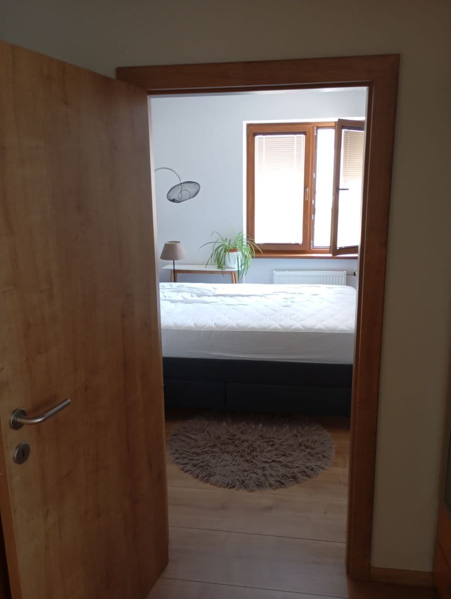 Pronájem bytu  120 m², Solosnicka a, Karlova Ves, Bratislavský kraj