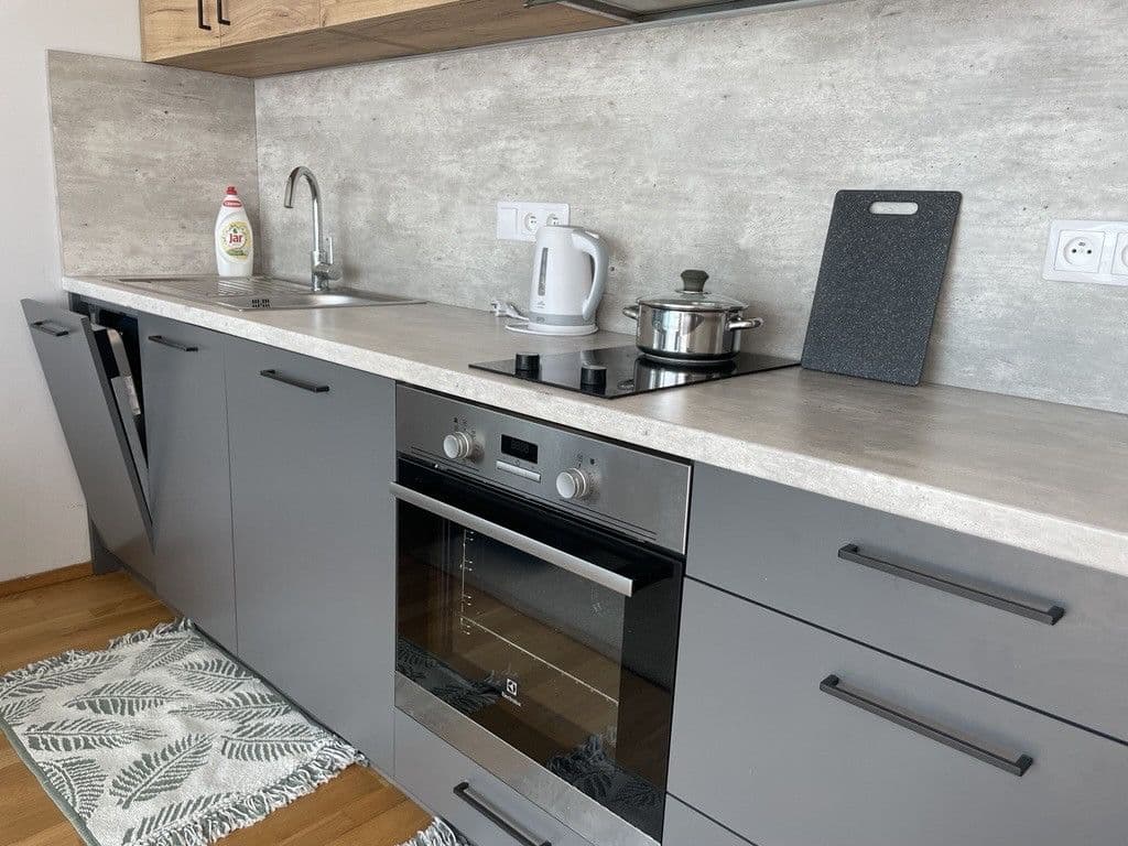 Pronájem bytu  35 m², U pruhonu B, Praha, Praha